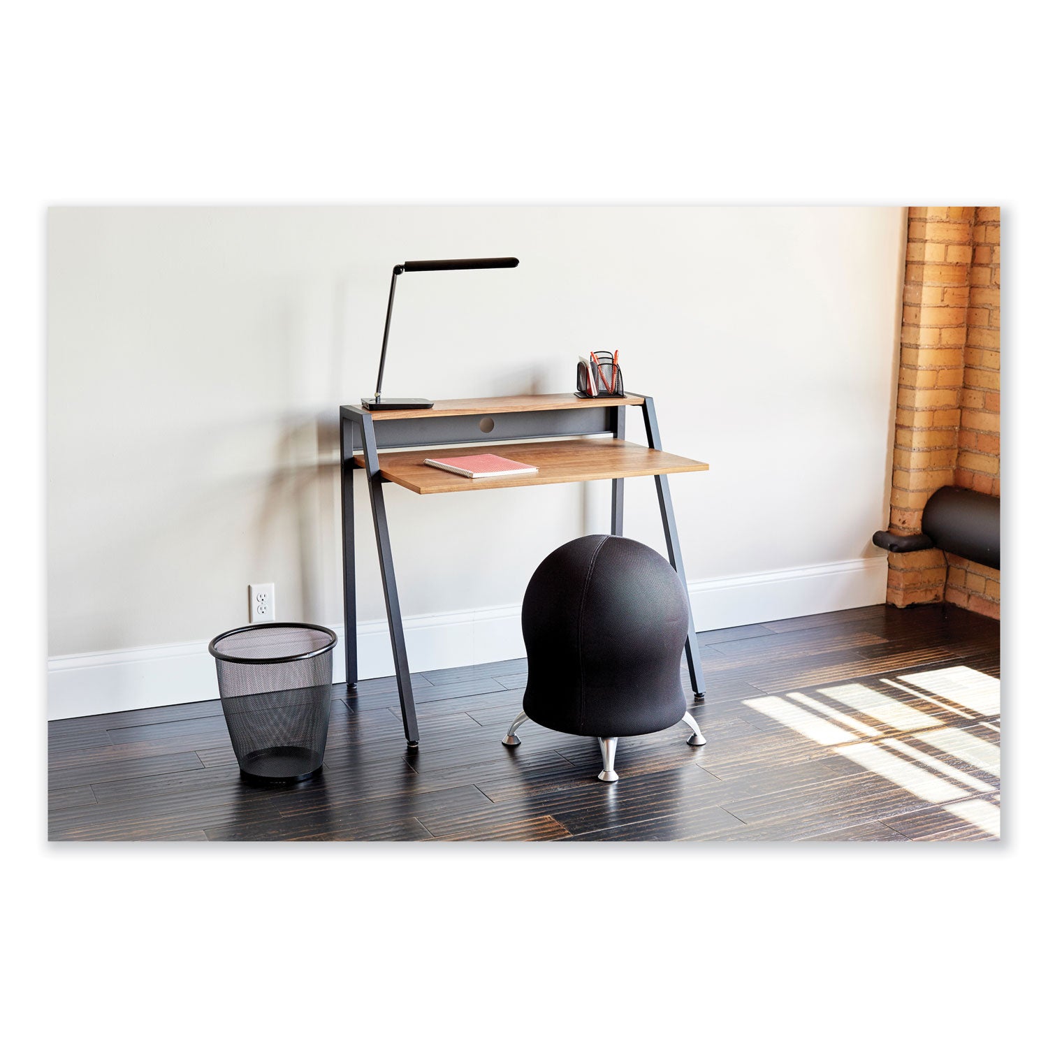 Vamp Led Desk Lamp Blk