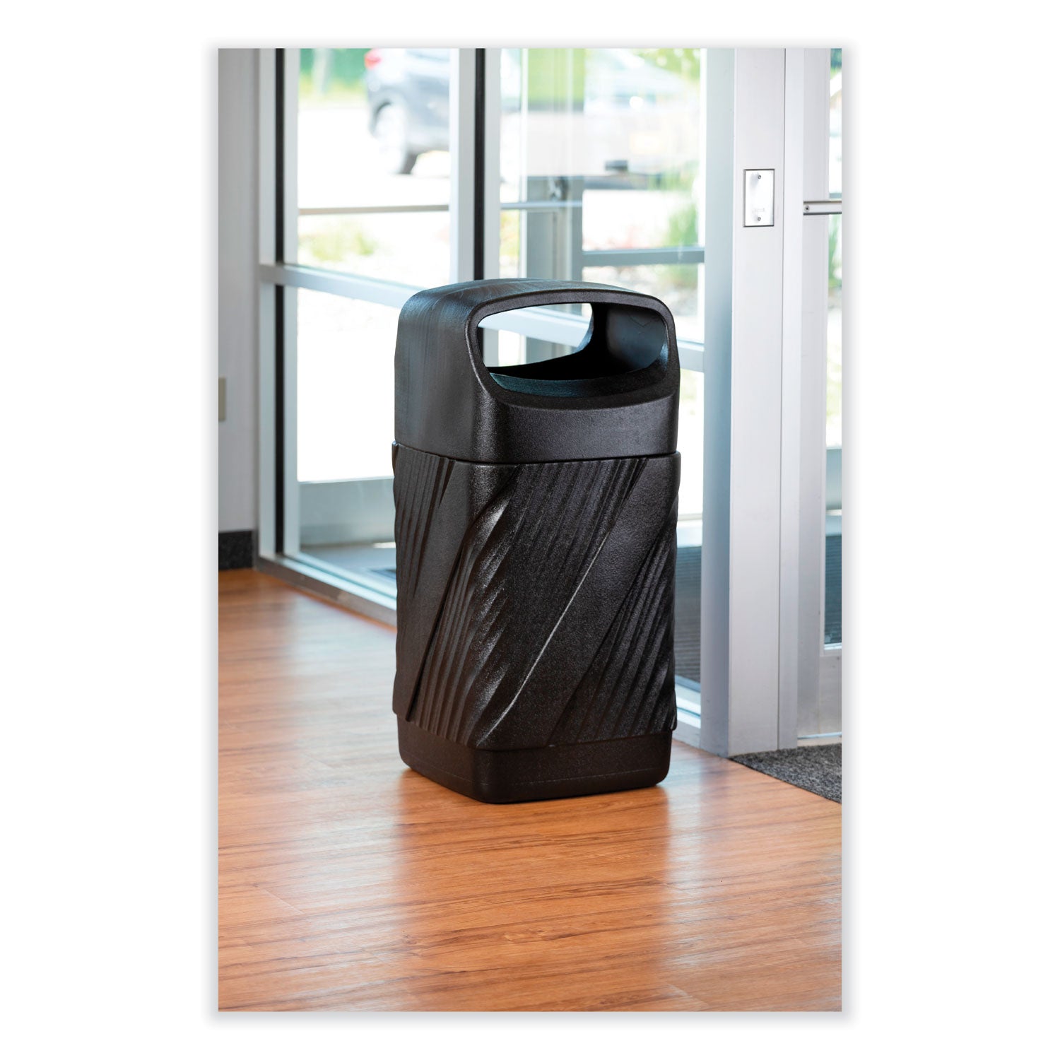 Receptacle Twist Can 38Gal Blk