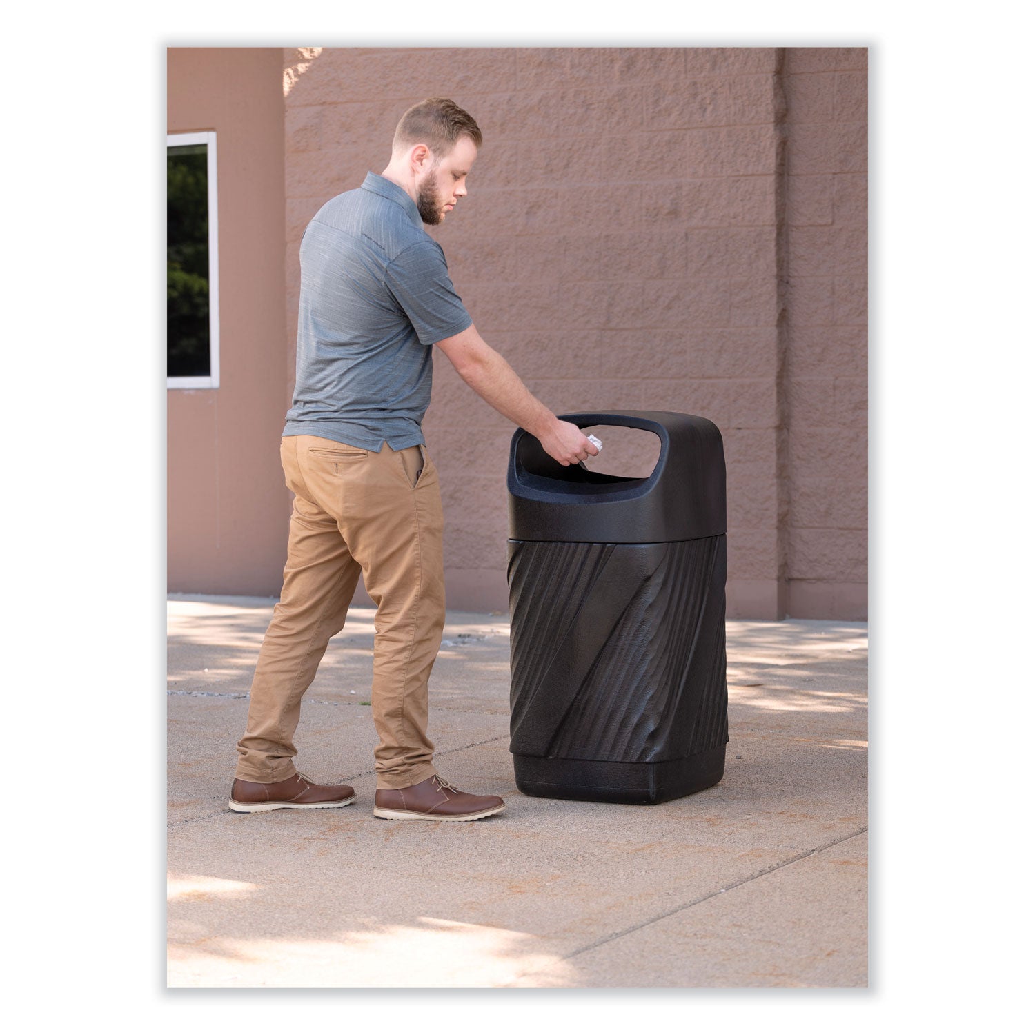 Receptacle Twist Can 38Gal Blk