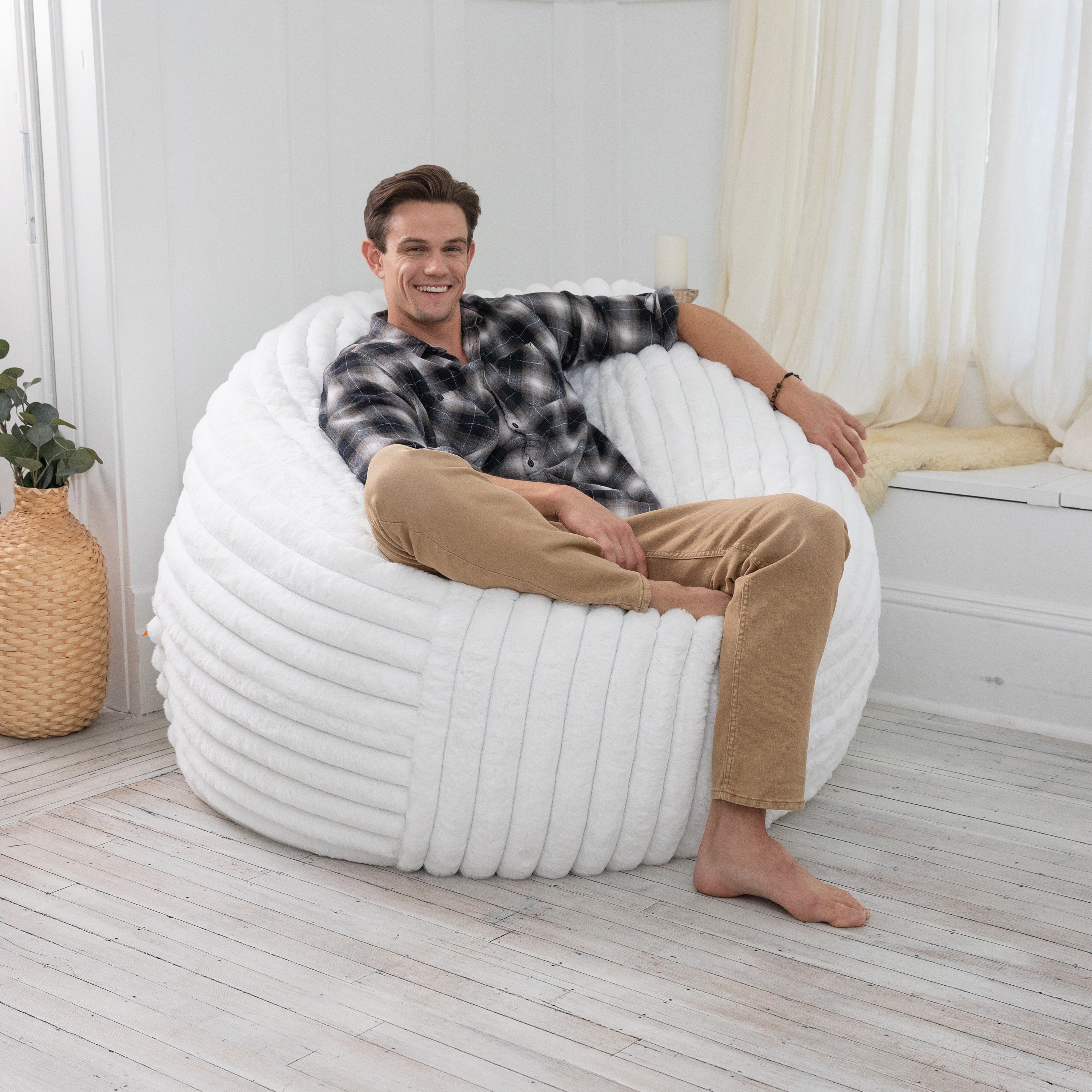 Jaxx 5 Foot Saxx Bean Bag Chair for Adults - Luxe Faux Fur, Mondo Ivory