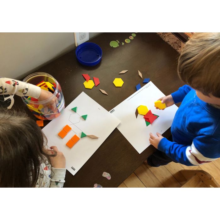 Shape Games & Puzzles Classroom Kit - English