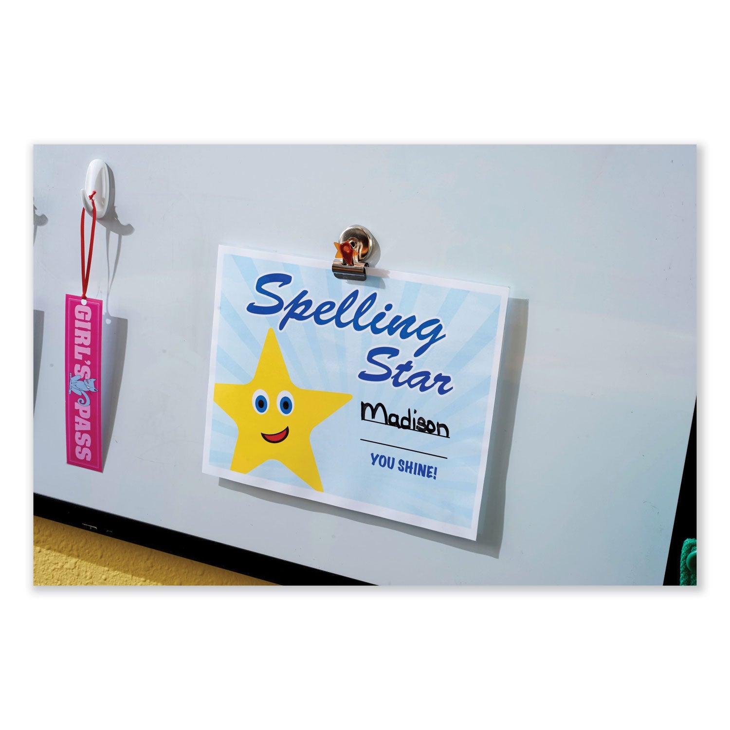 Support 4" x 2.80" Media - Horizontal - Clear - 25 / Pack