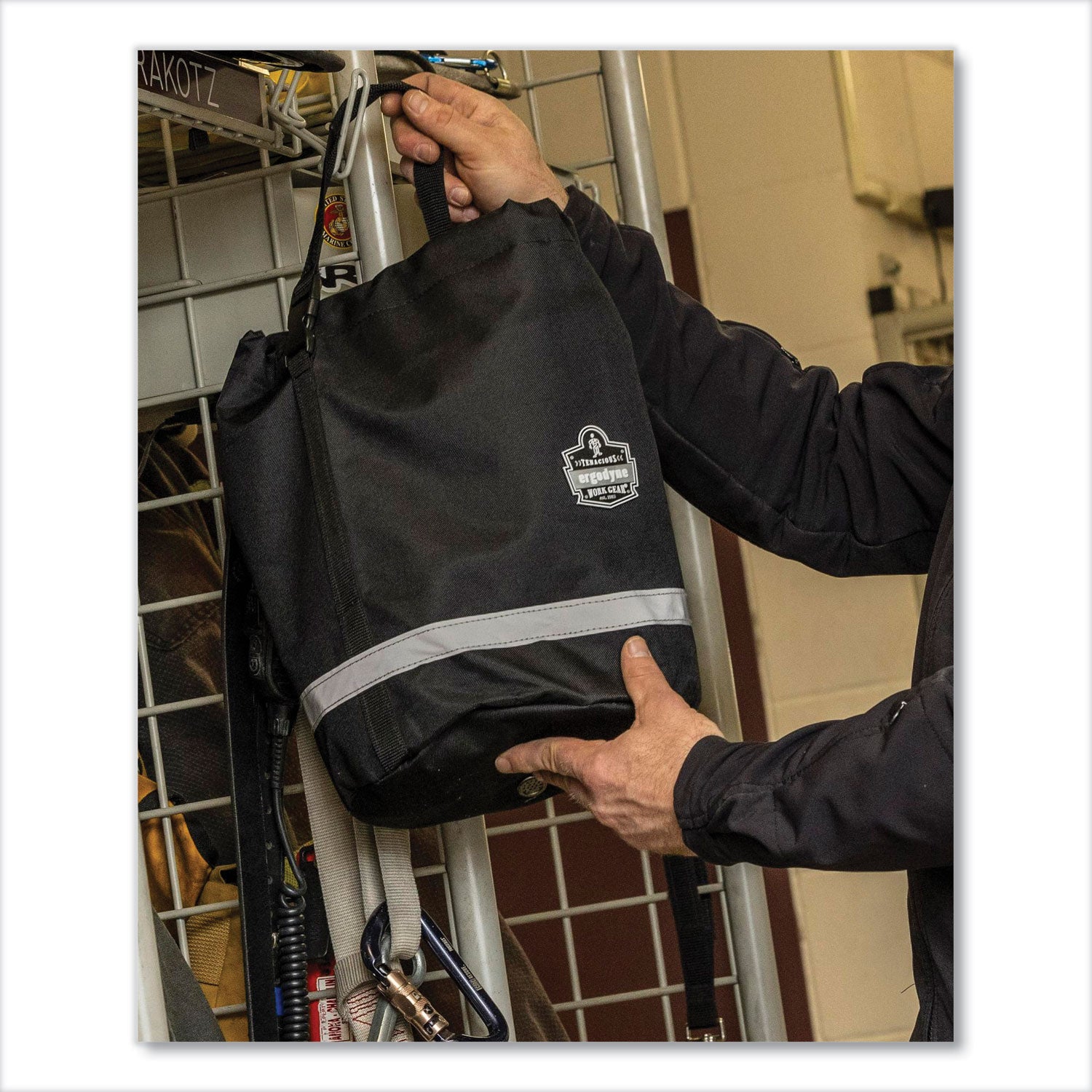 Dust Resistant - 600D Polyester Body - Handle - 15" Height x 10" Width x 10" Depth - 1 Each