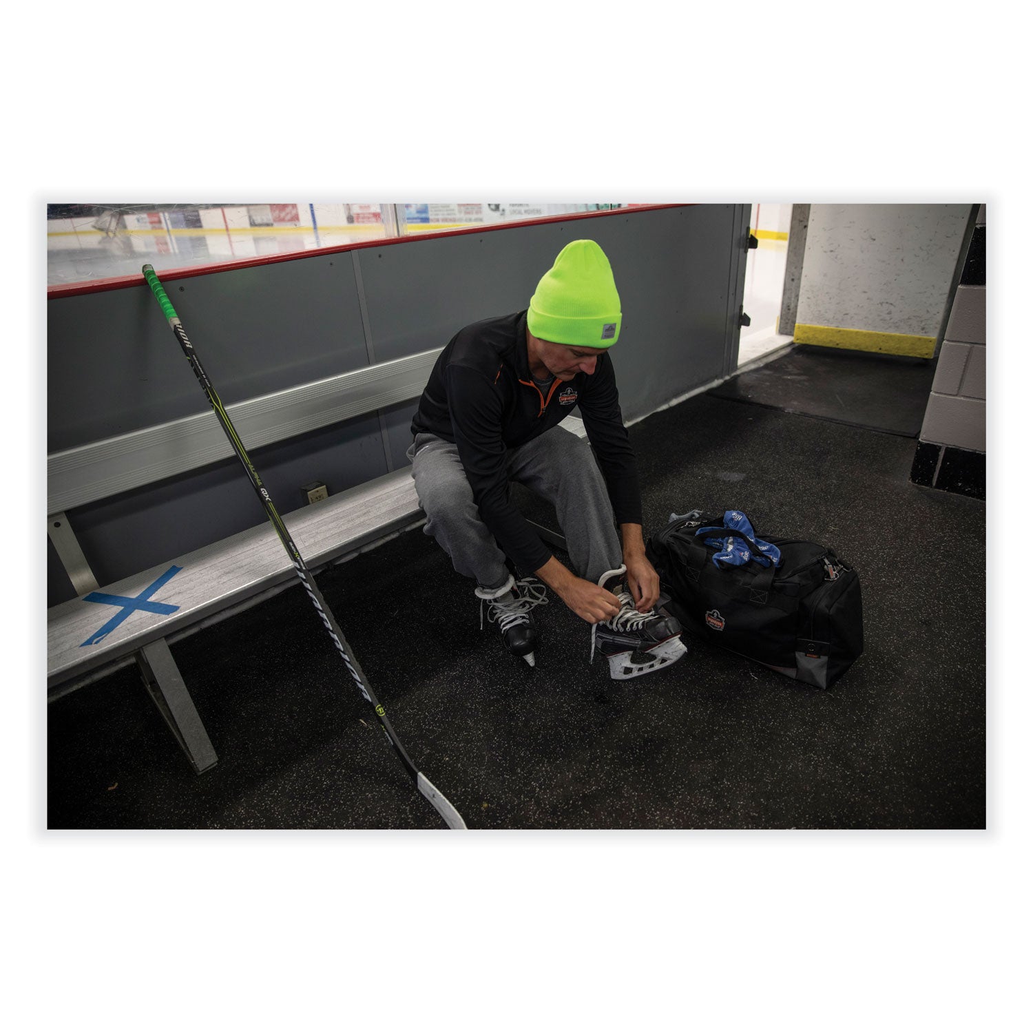 Water Resistant Back, Wear Resistant, Tear Resistant - 1200D Polyester, Nylon Body - Handle, Shoulder Strap, Telescoping Handle - 12.5" Height x 14" Width x 32.5" Depth - Large Size - 1 Each