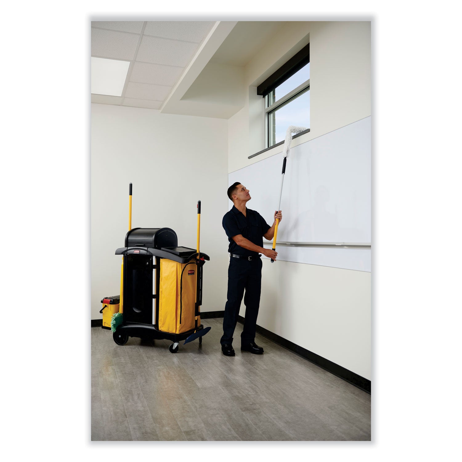 34 gal Capacity - 16.80" Length x 10.50" Width - Zipper Closure - Yellow - Vinyl - Janitorial Cart - 1 Each