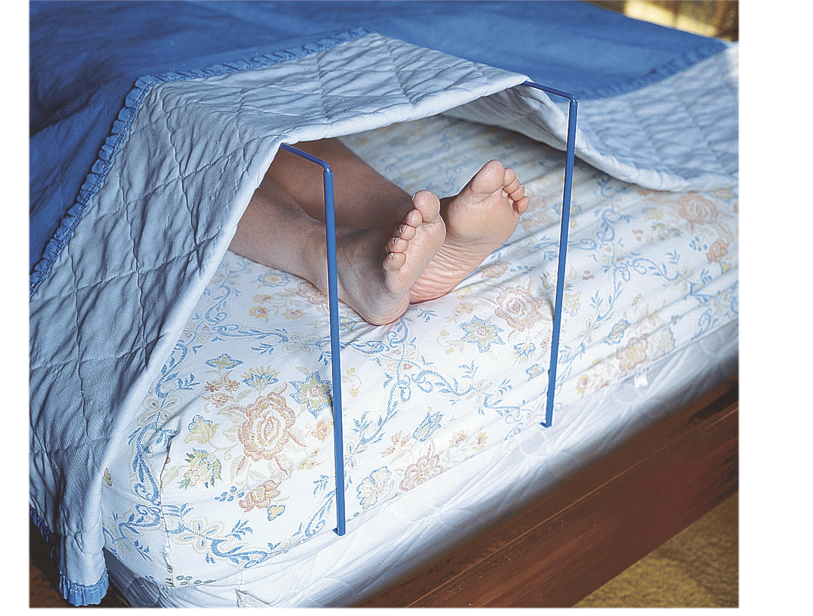 Blanket lift bar
