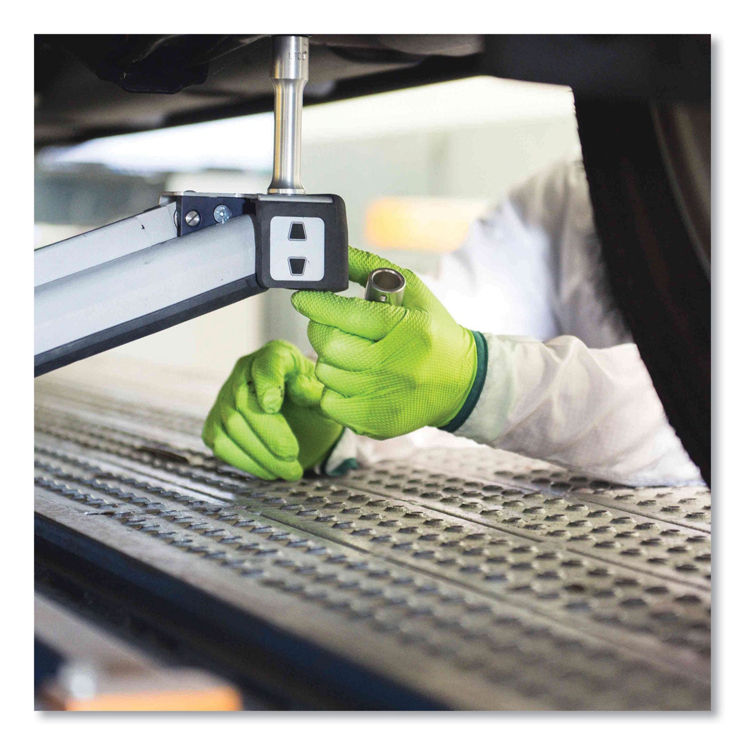 Heavy-Duty Industrial Nitrile Gloves, Powder-Free, 8 mil, Large, Green, 100 Gloves/Box, 10 Boxes/Carton