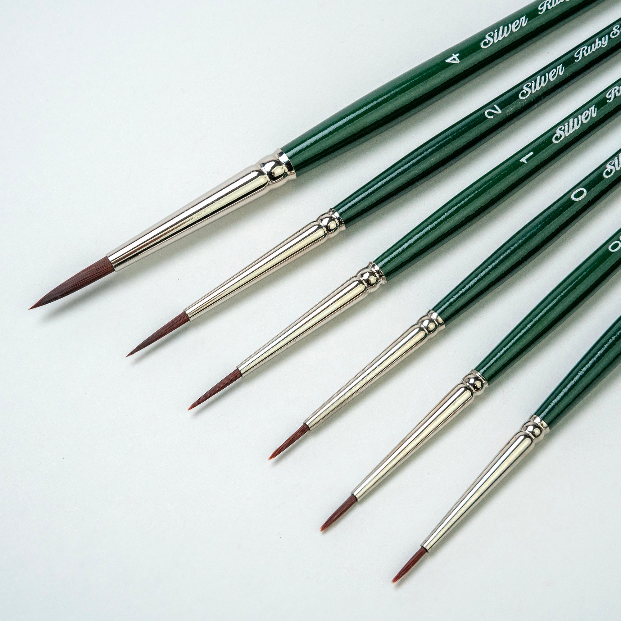 Ruby Satin Small Rounds, 6 Brushes