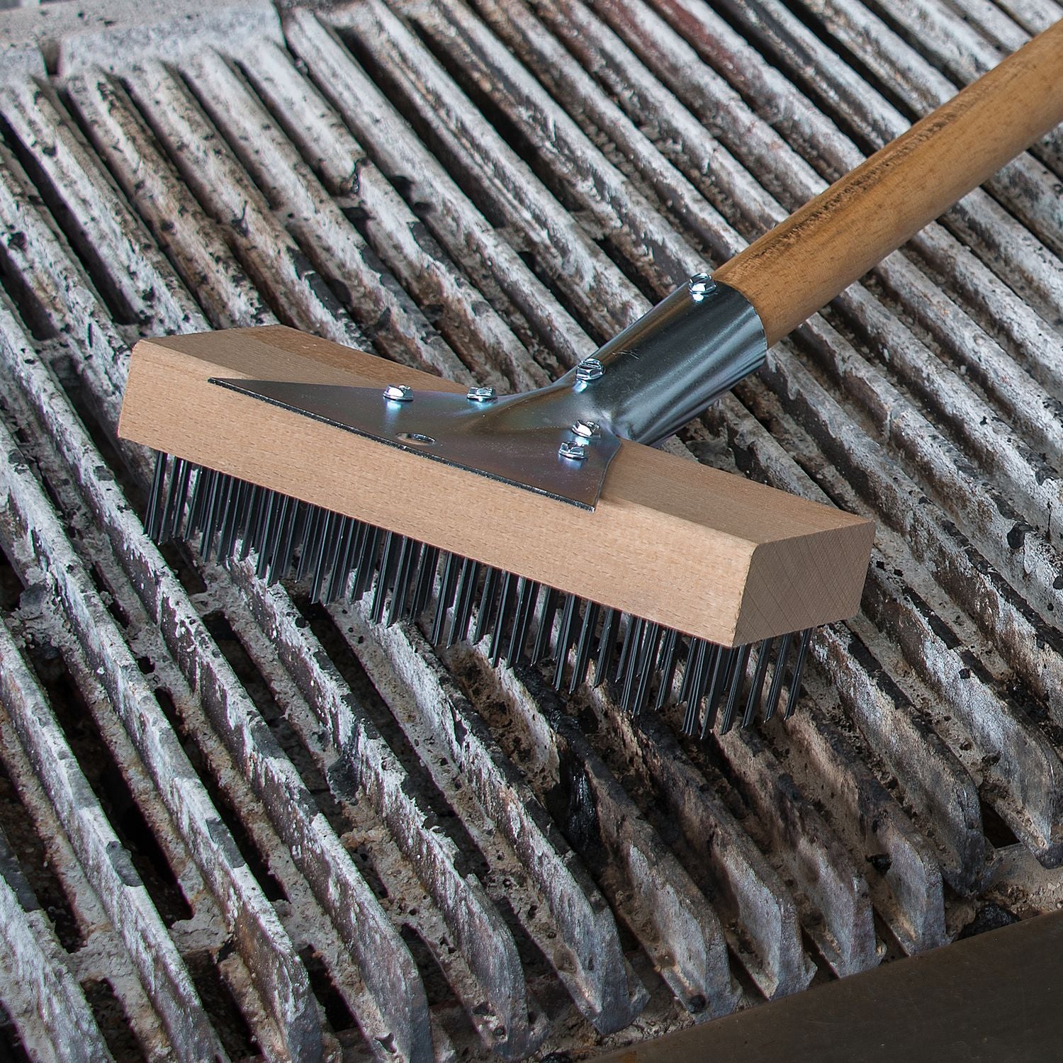 Sparta Broiler Master Grill Brush and Scraper with Handle, Metal Bristles, 30", Natural Wood Handle