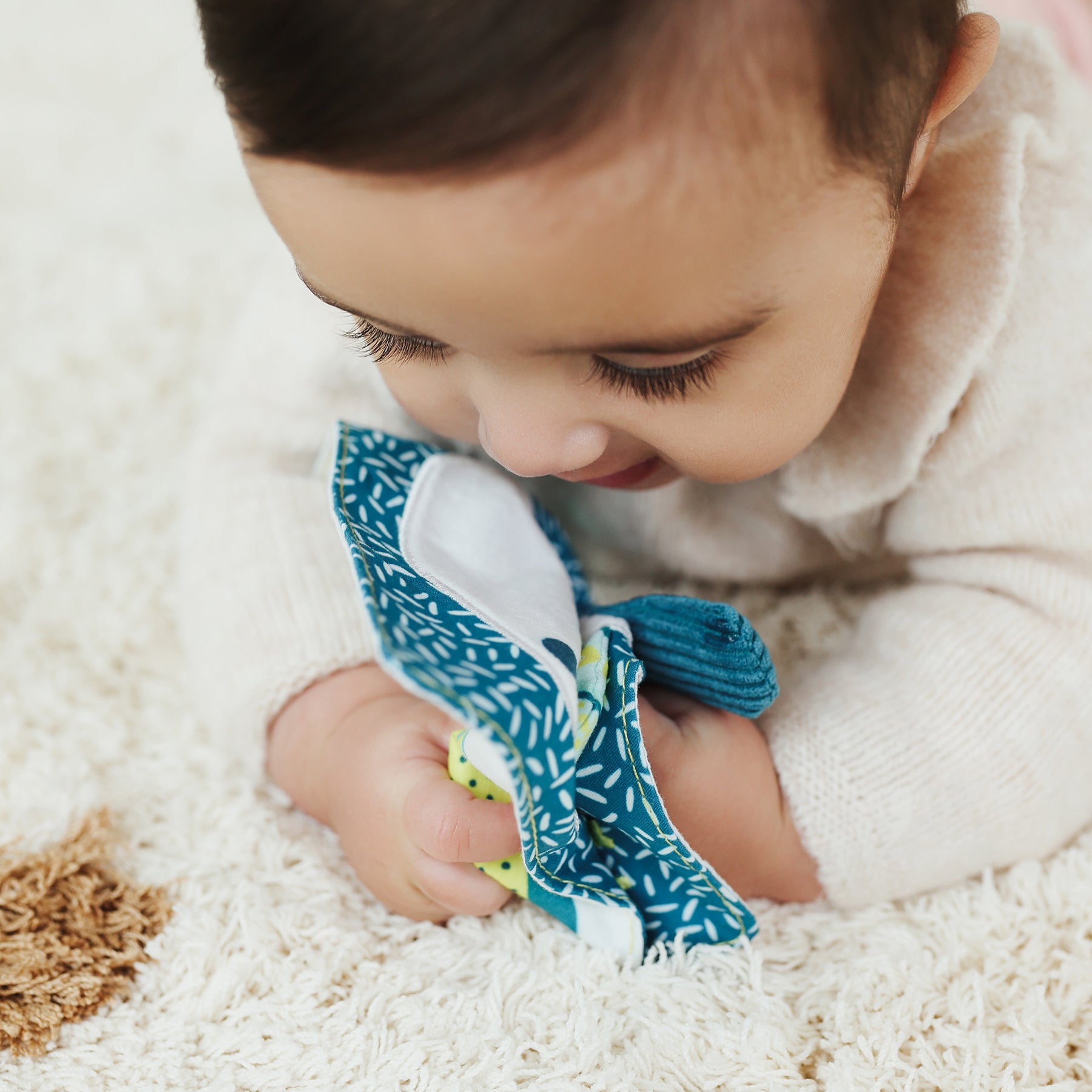 Feel to Learn: Crinkly Sensory Paper, Sea Lion