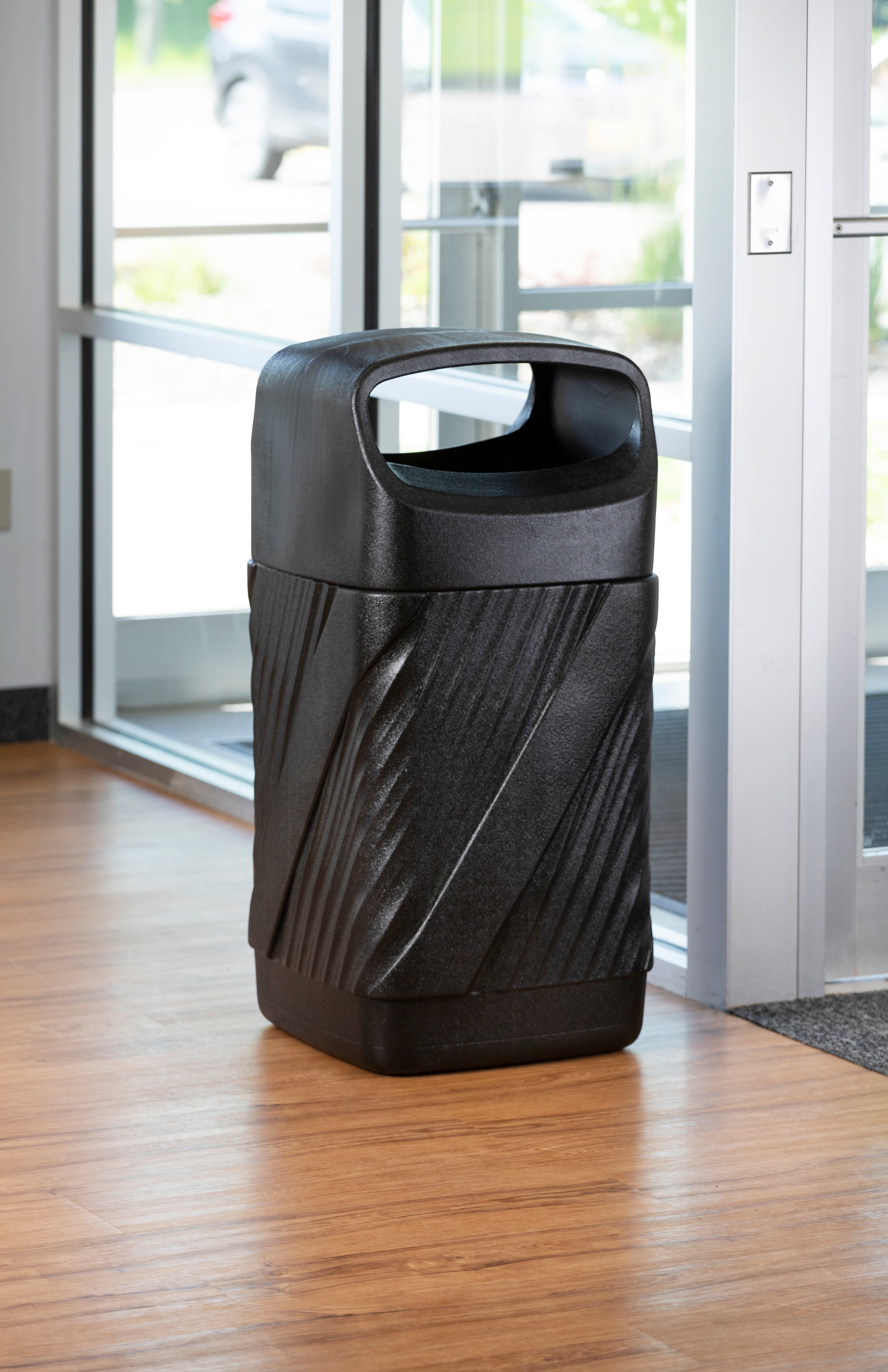 Receptacle Twist Can 38Gal Blk