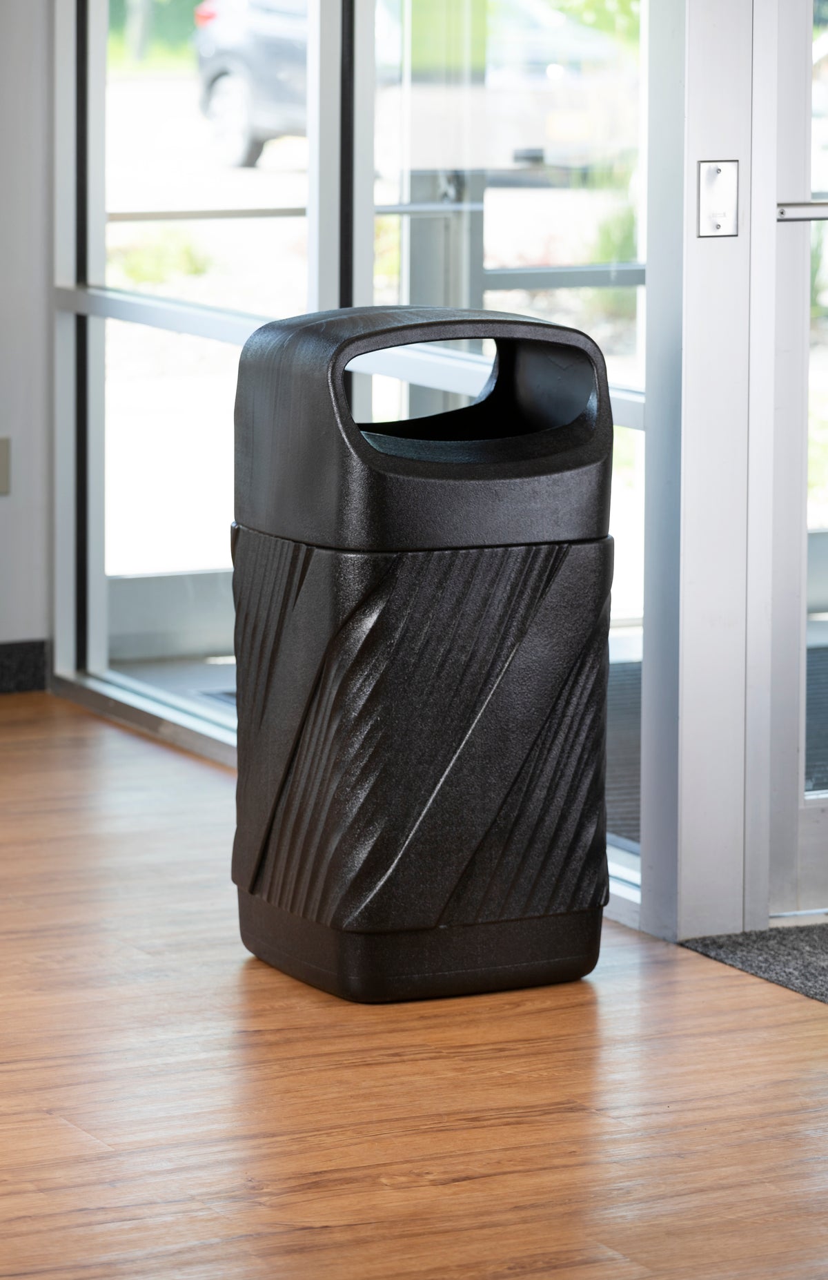 Receptacle Twist Can 38Gal Blk