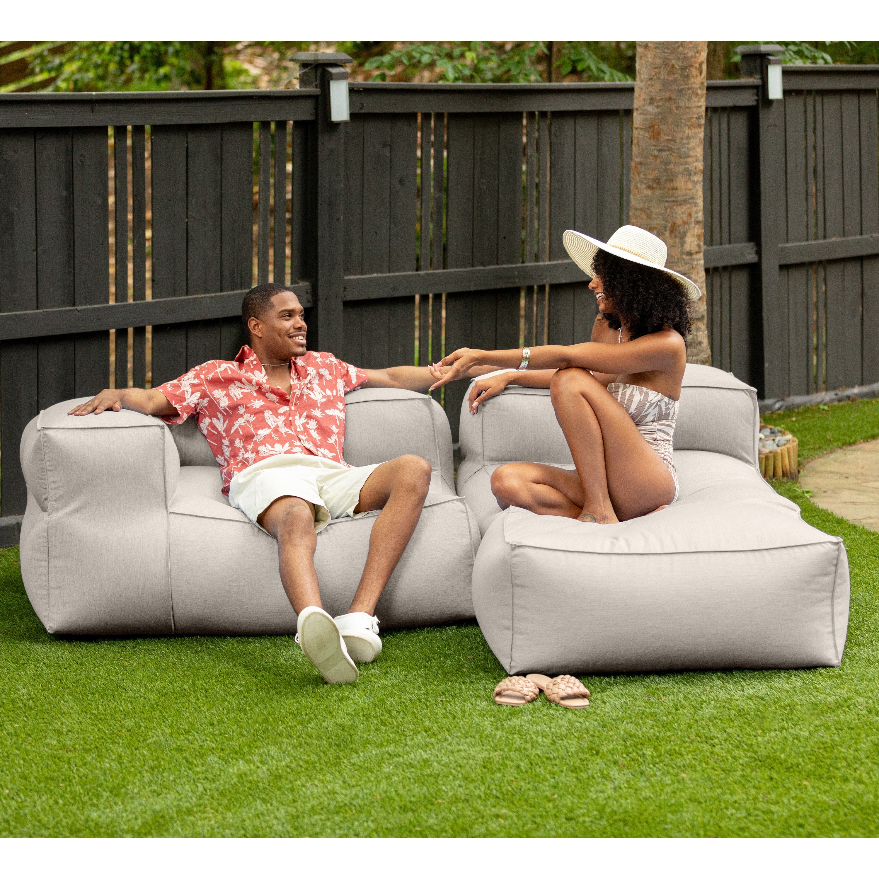 Baya Outdoor Chaise - Luxurious Chaise Sun Lounger for Poolside or Hospitality, Silver