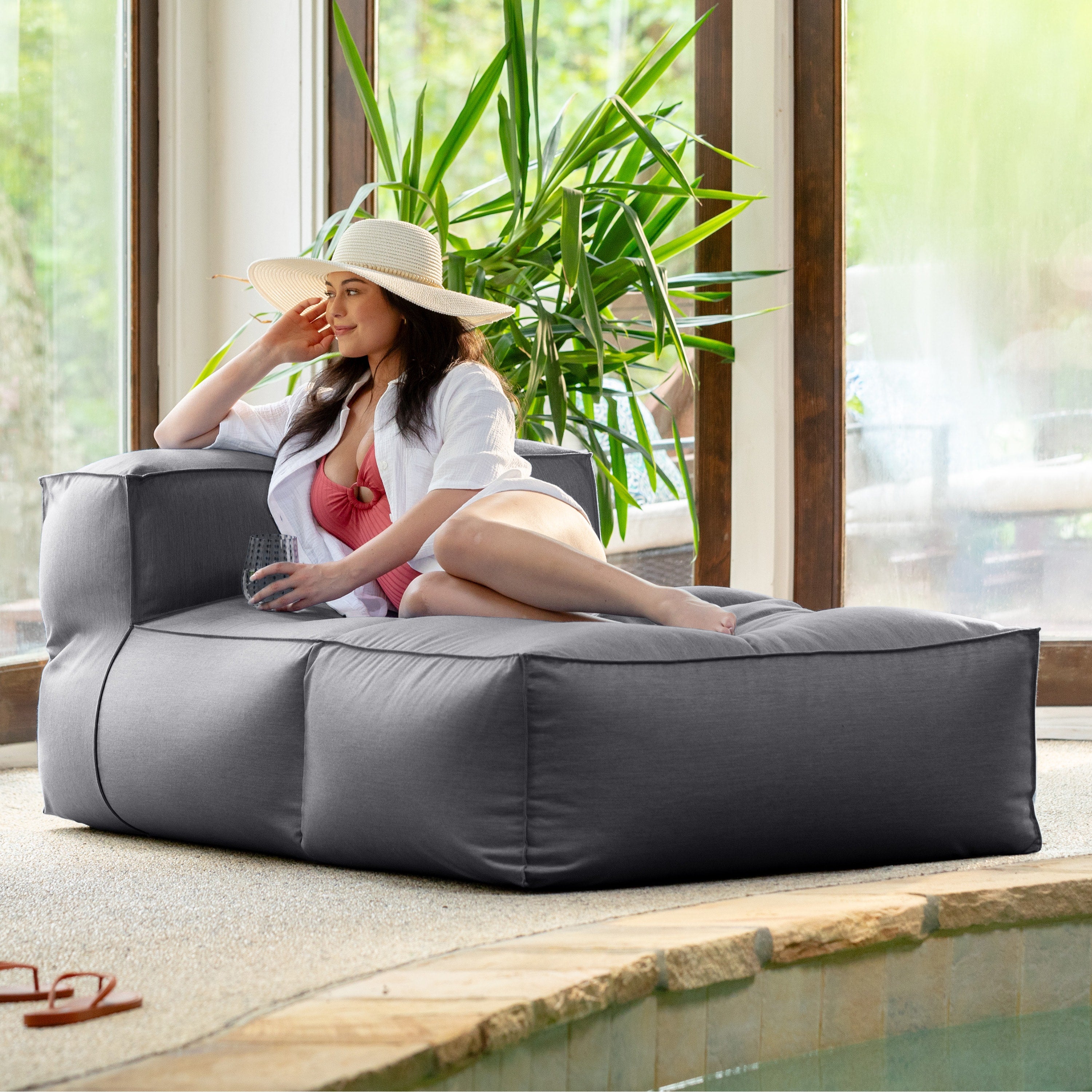 Baya Outdoor Chaise - Luxurious Chaise Sun Lounger for Poolside or Hospitality, Charcoal