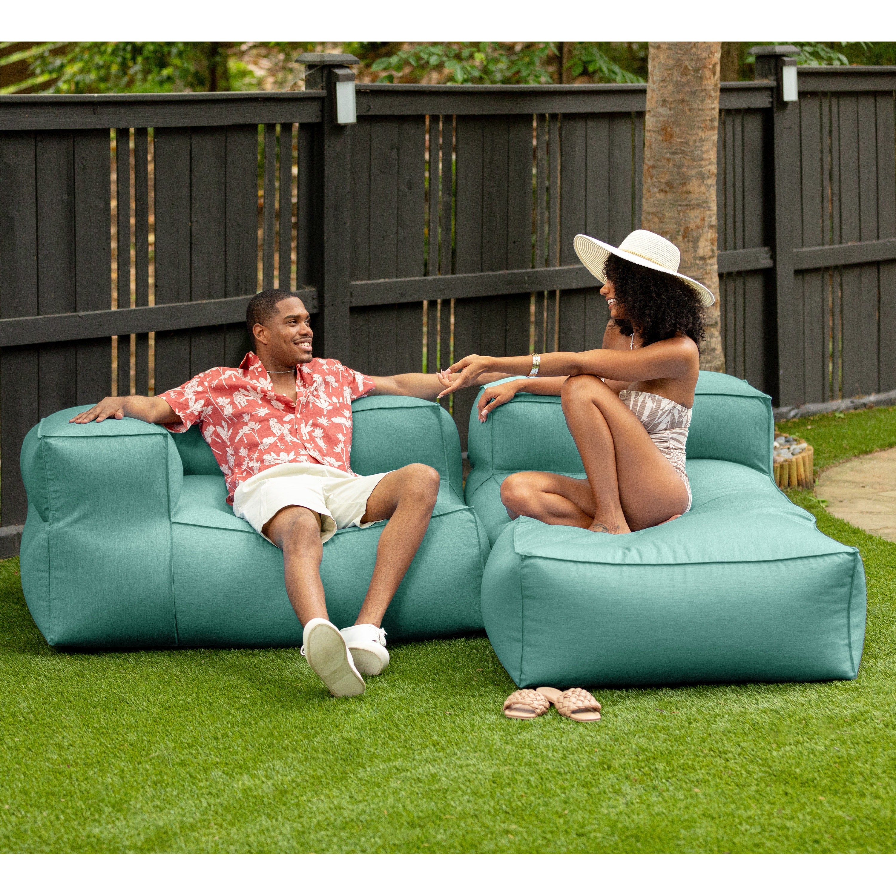 Baya Outdoor Chaise - Luxurious Chaise Sun Lounger for Poolside or Hospitality, Breeze