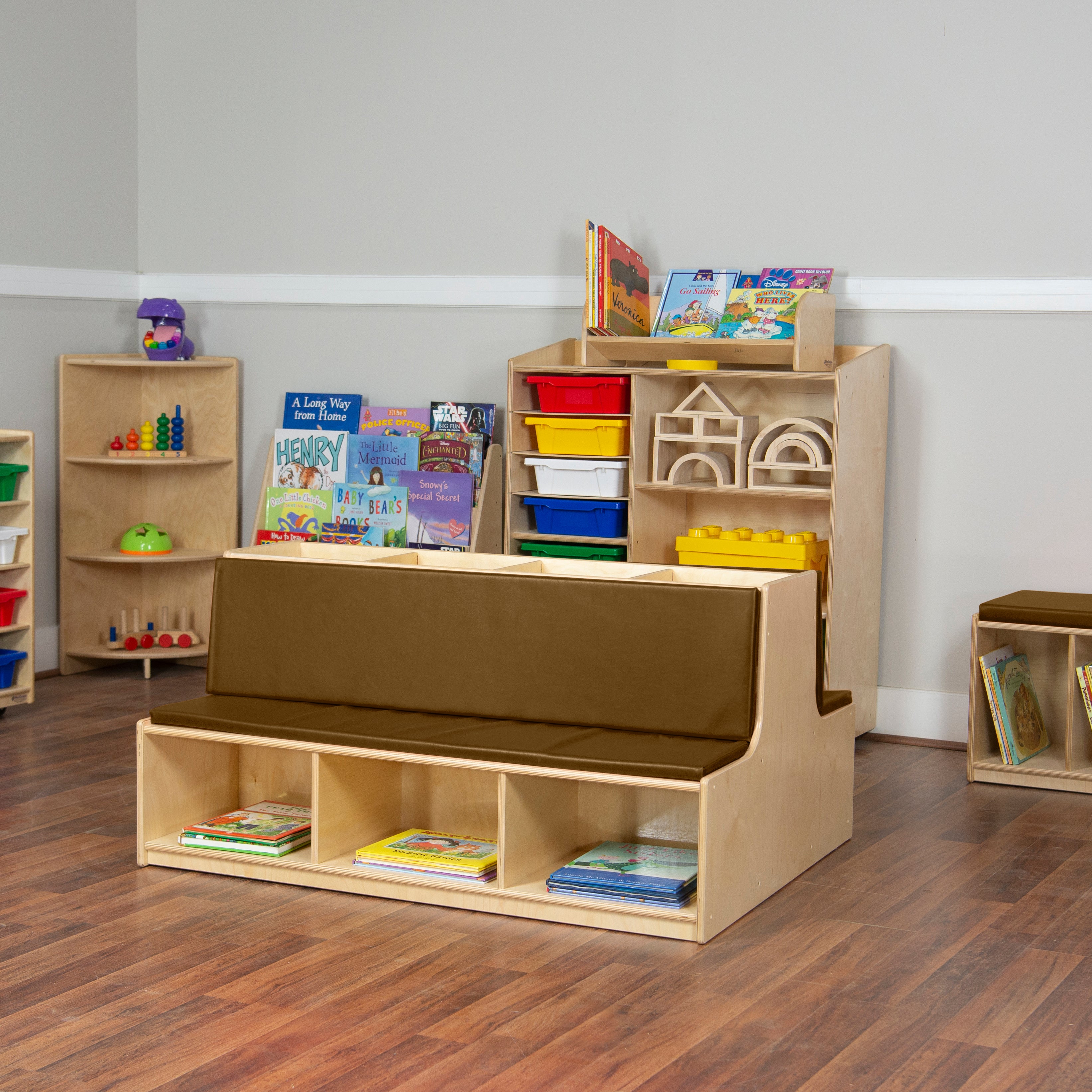 Read-A-Round Double-Sided Bench with Brown Cushions