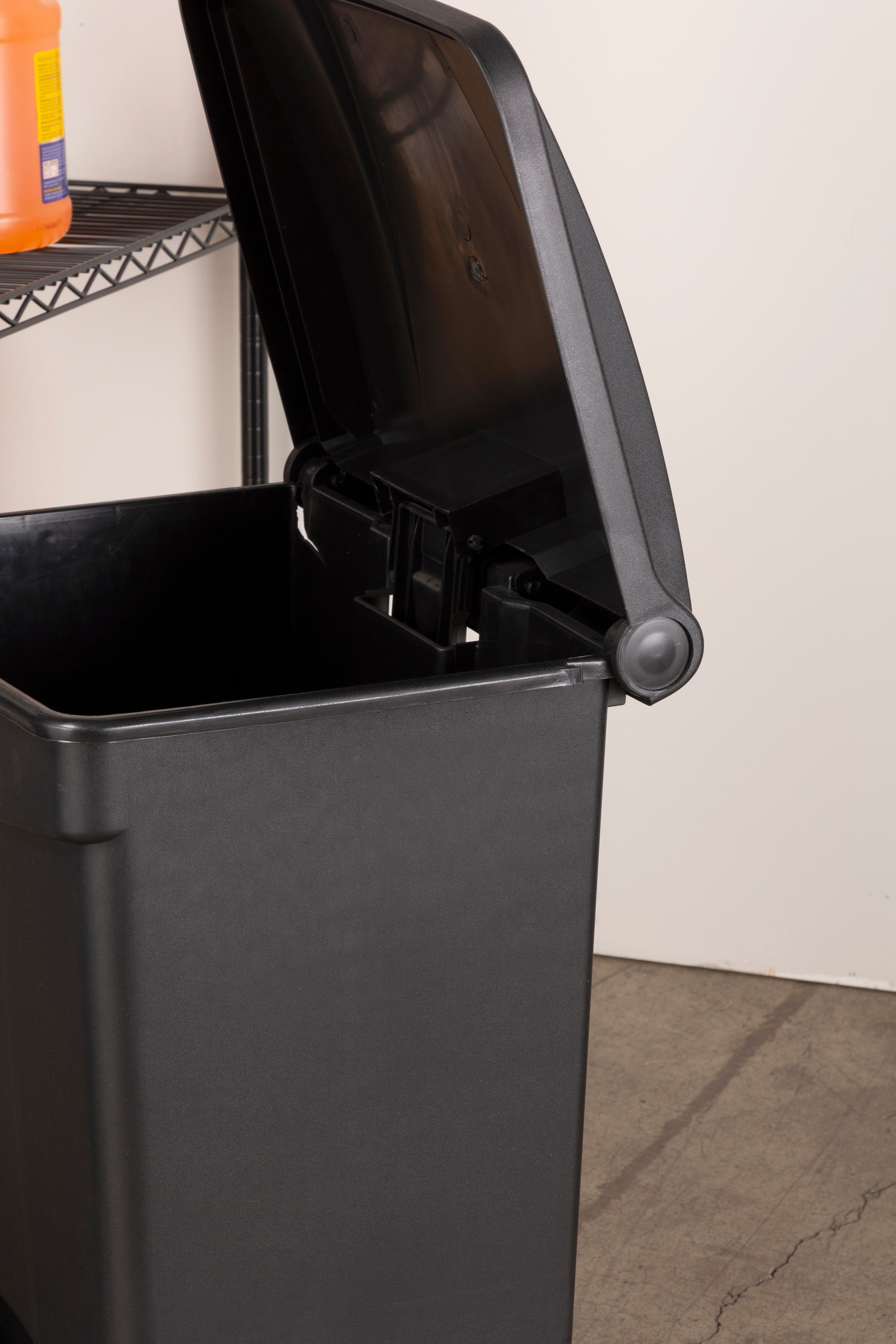 Lg Step On Recept 9923 Blk