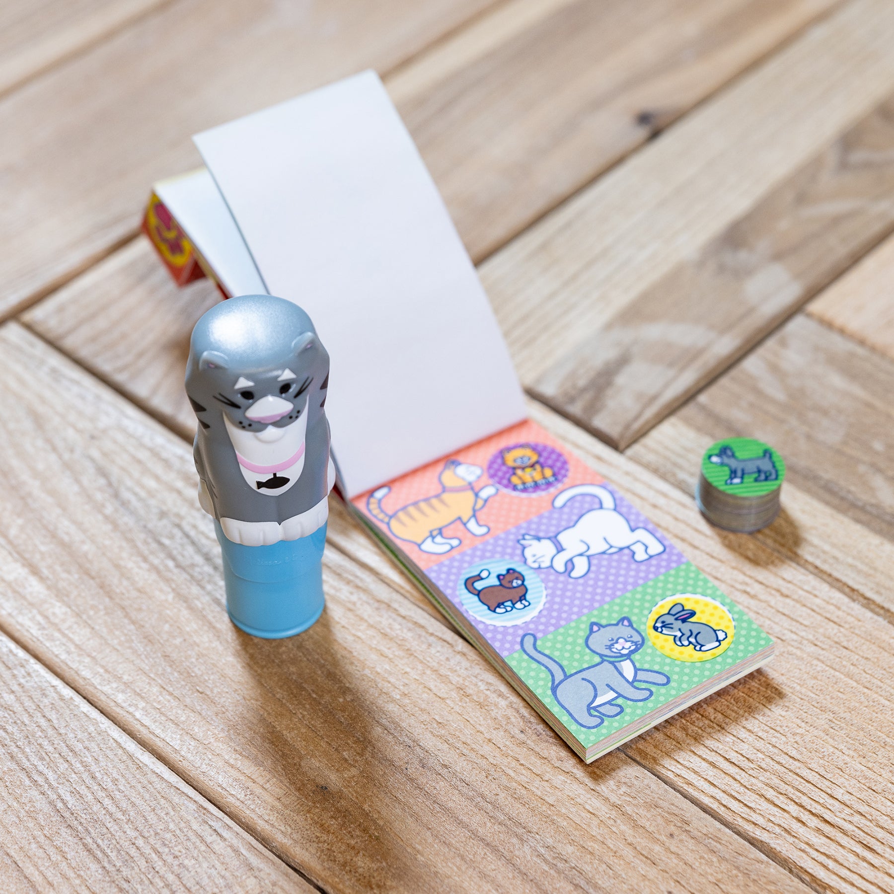 Sticker WOW! Mini Activity Pad with Refill Stickers - Pets