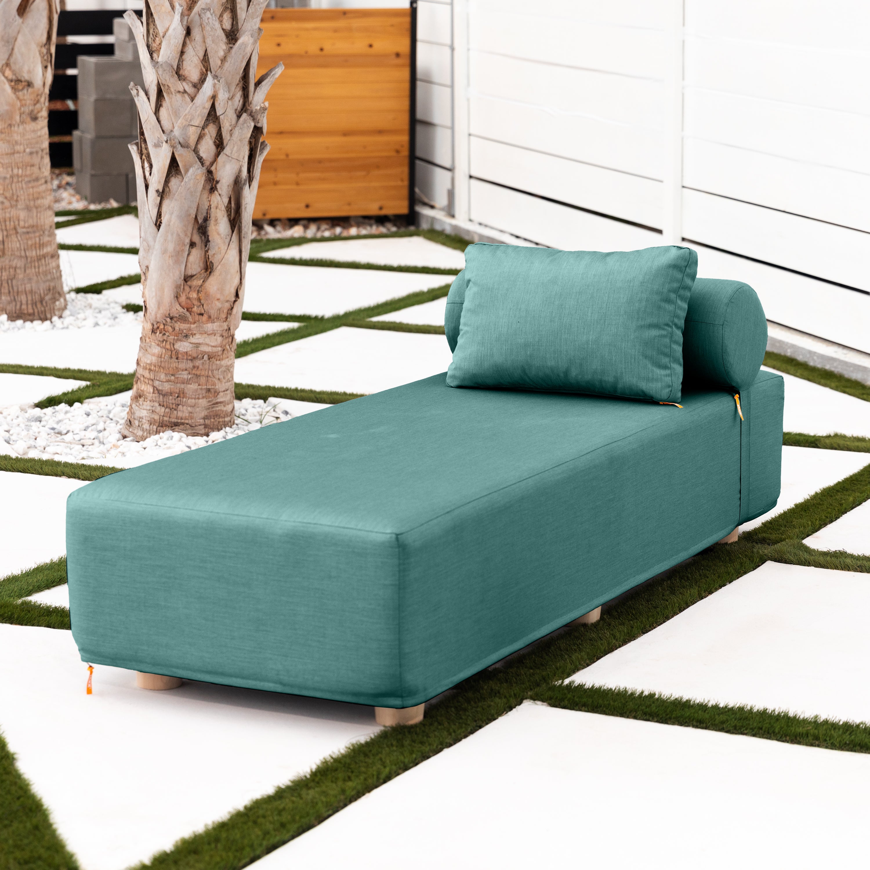 Jaxx Alvy Outdoor Sun Lounger – Luxurious Sunbed with Hevea Wood Feet, Sunbrella Breeze