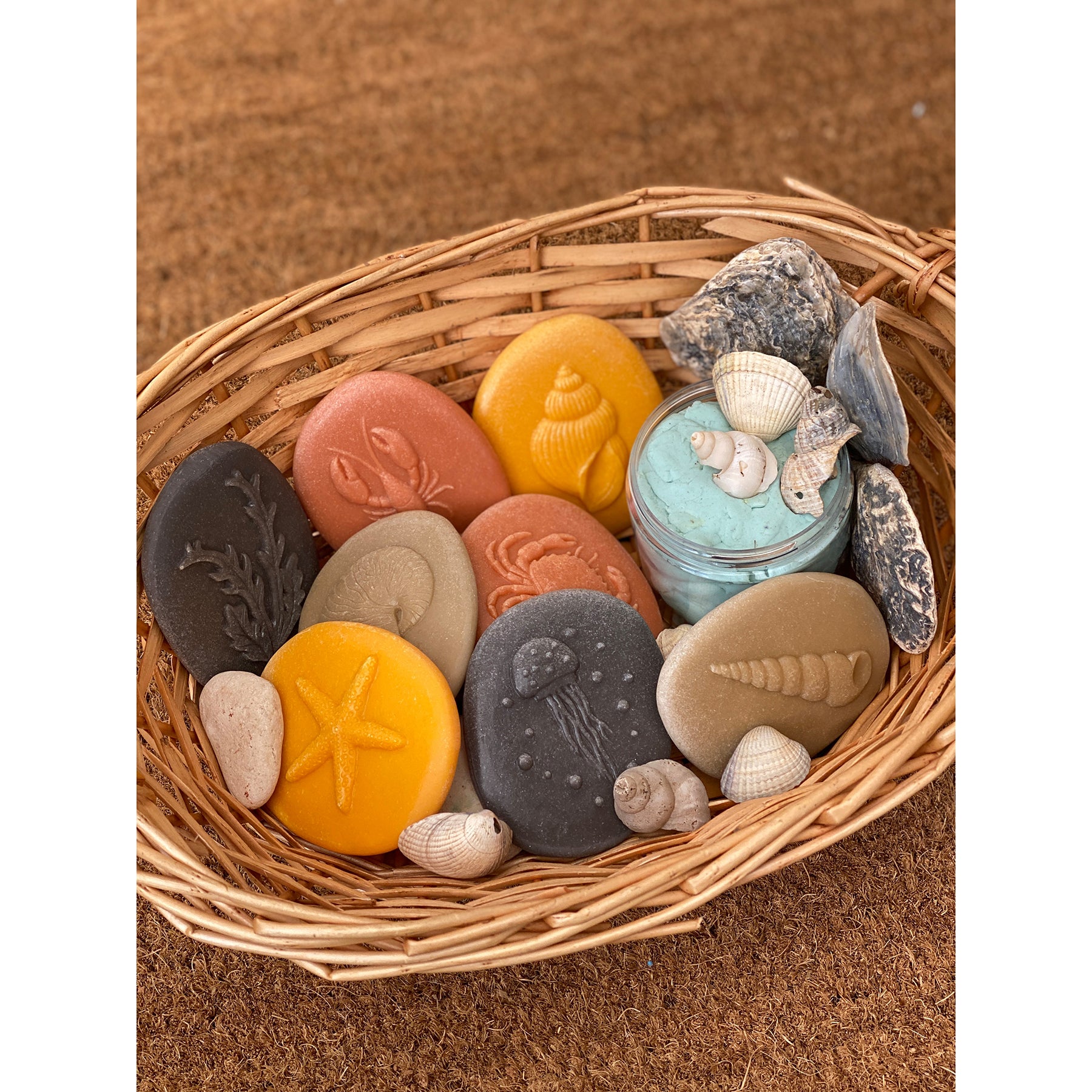 Let's Investigate – Seashore, Set of 8 Stone Figures