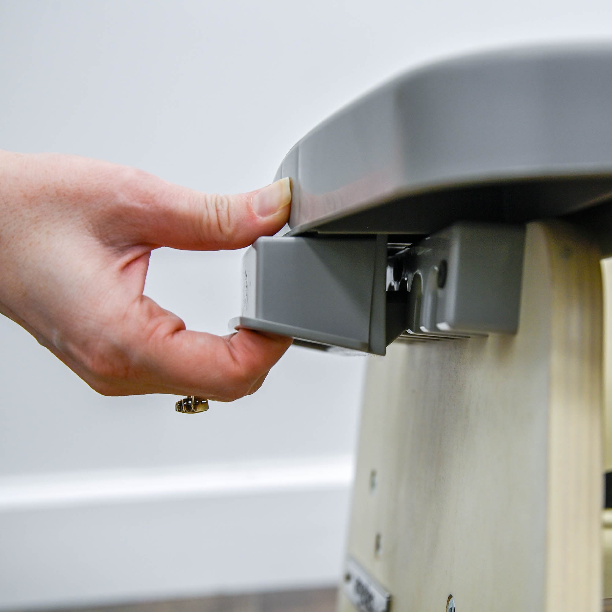 7"H Feeding Chair with Tray - Assembled
