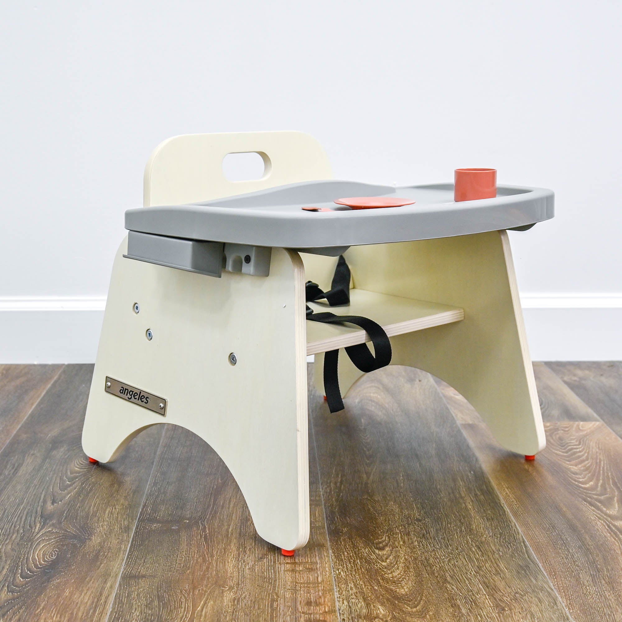 7"H Feeding Chair with Tray - Assembled