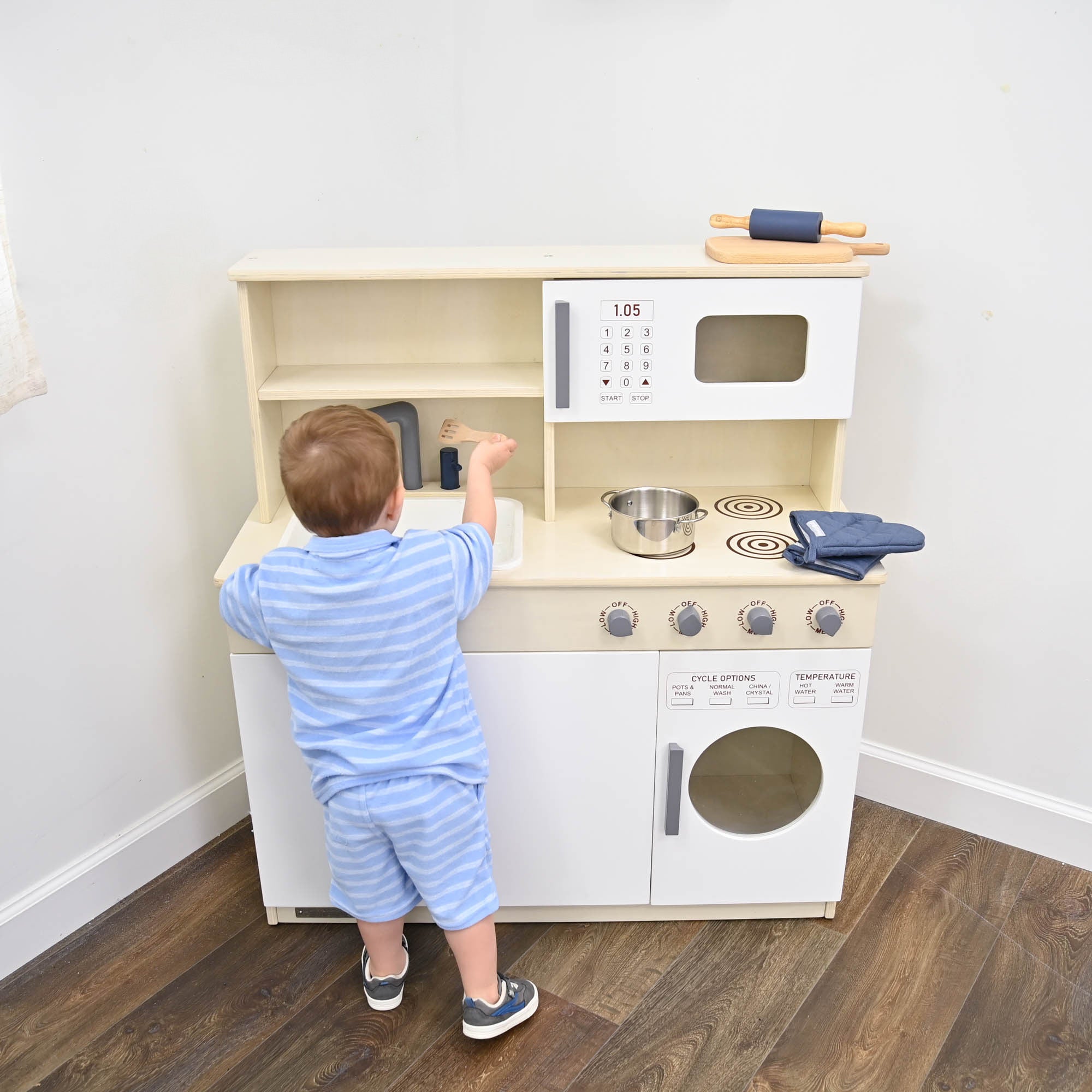 Combination Kitchen - Assembled
