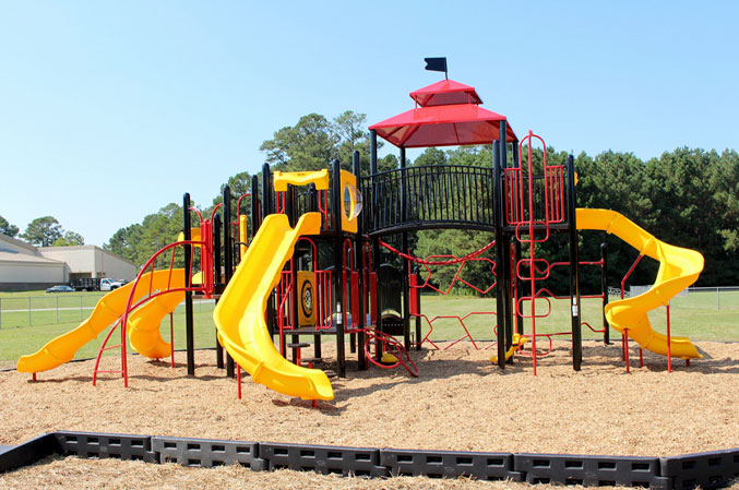8" Playground Border with Spike