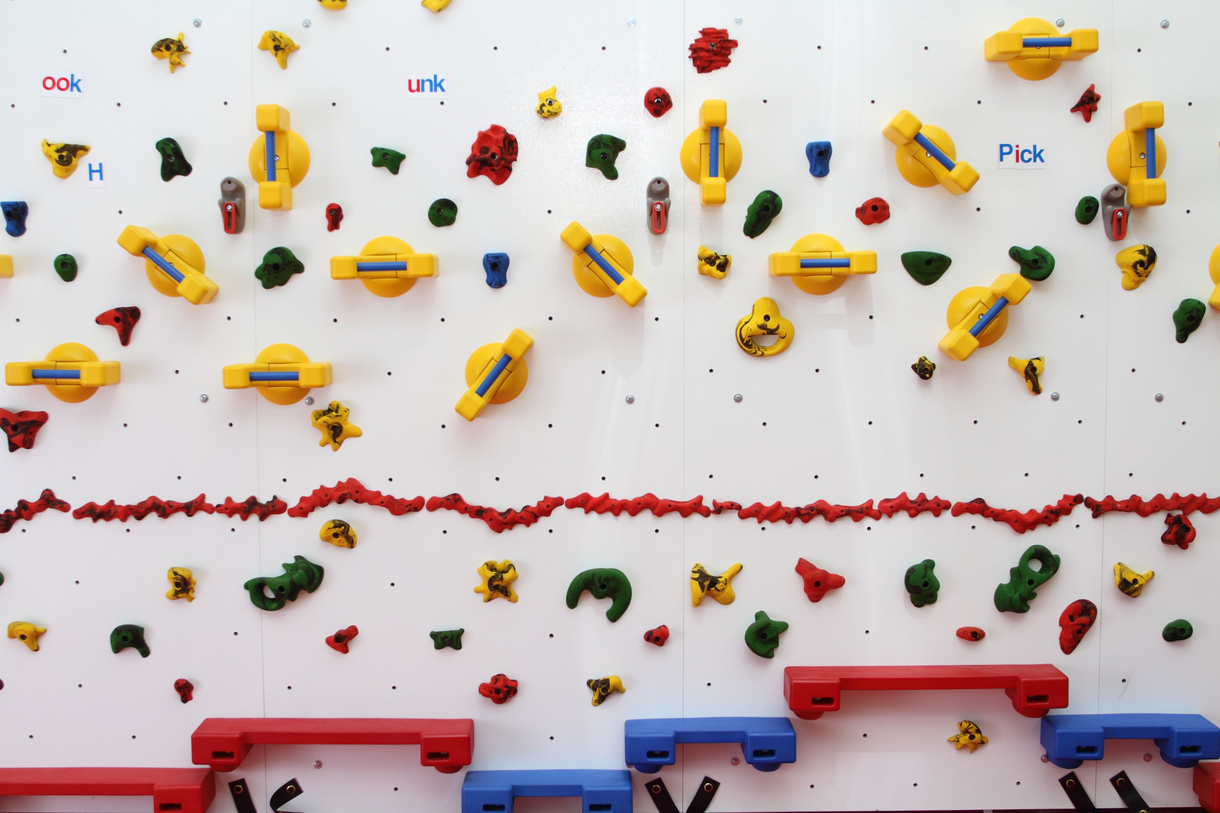 8' HIGH ADAPTIVE TRAVERSE WALLS - 8'H x 12'L - Package with 2"W Mats