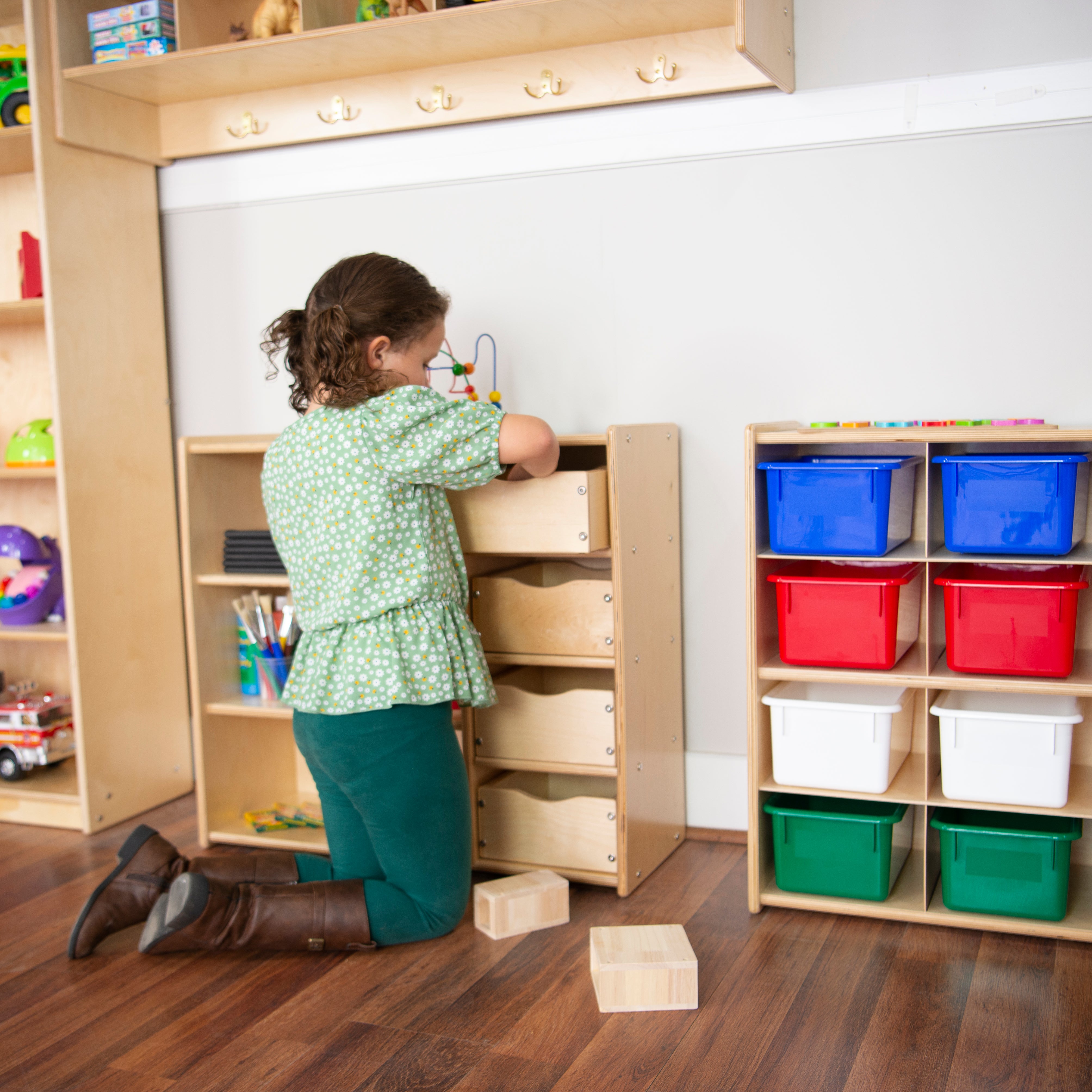 Contender Storage Center with Drawers - Assembled