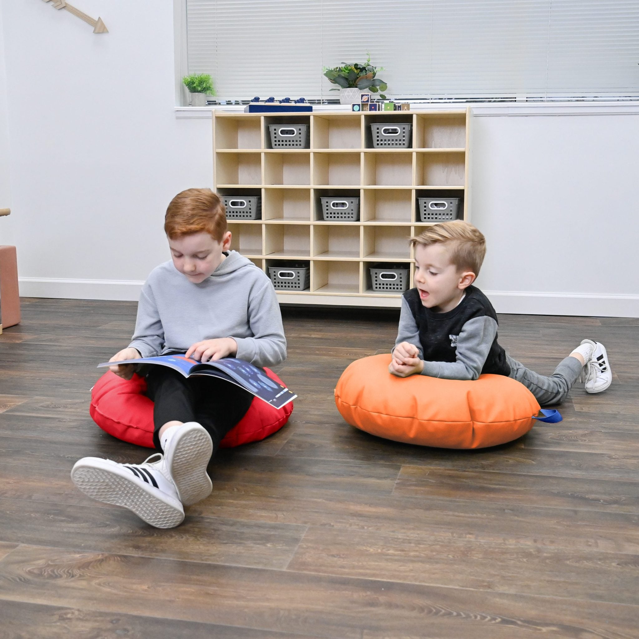 Mini Round Pouf with Handle - Red & Orange - 18" x 18" - Set of 2