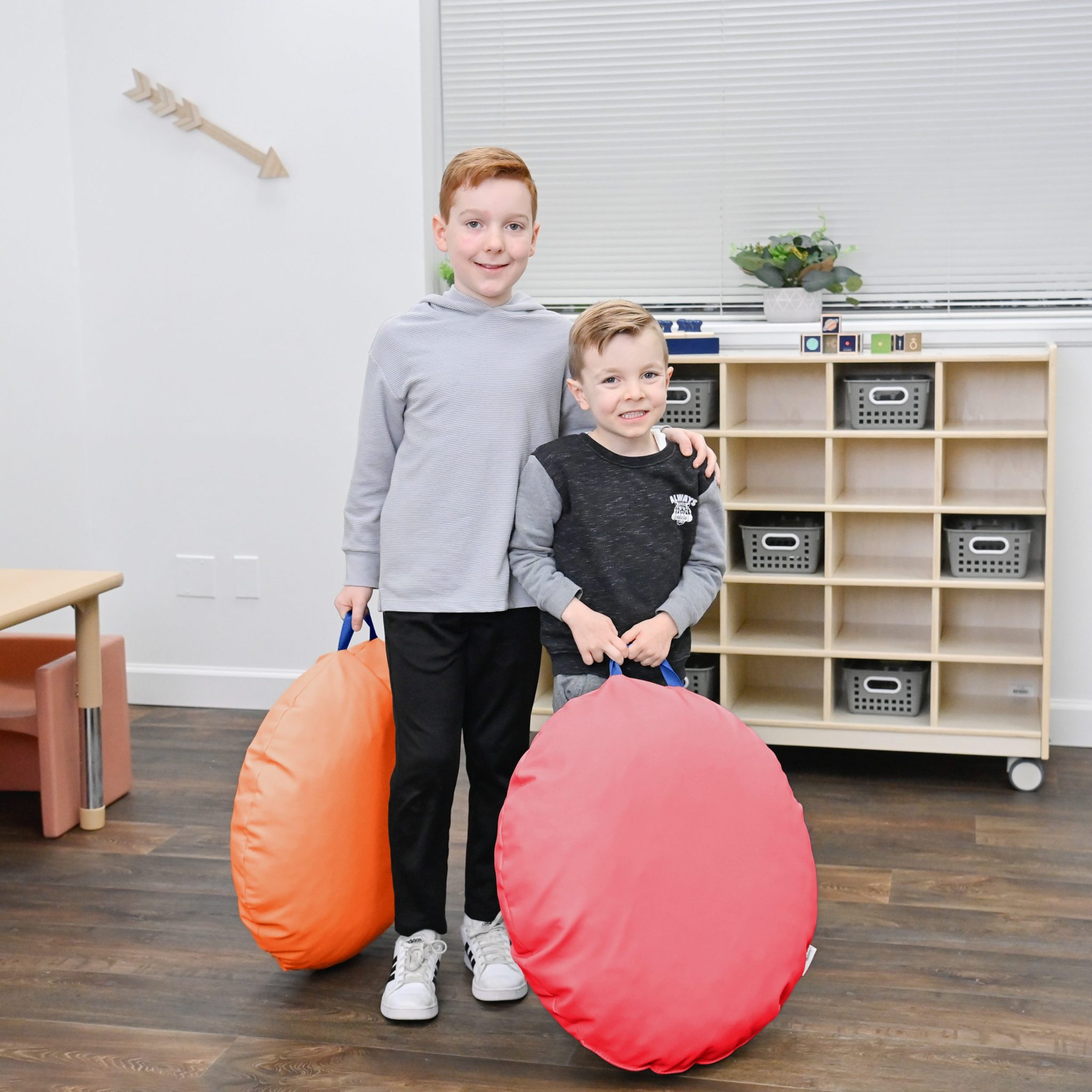Mini Round Pouf with Handle - Red & Orange - 18" x 18" - Set of 2
