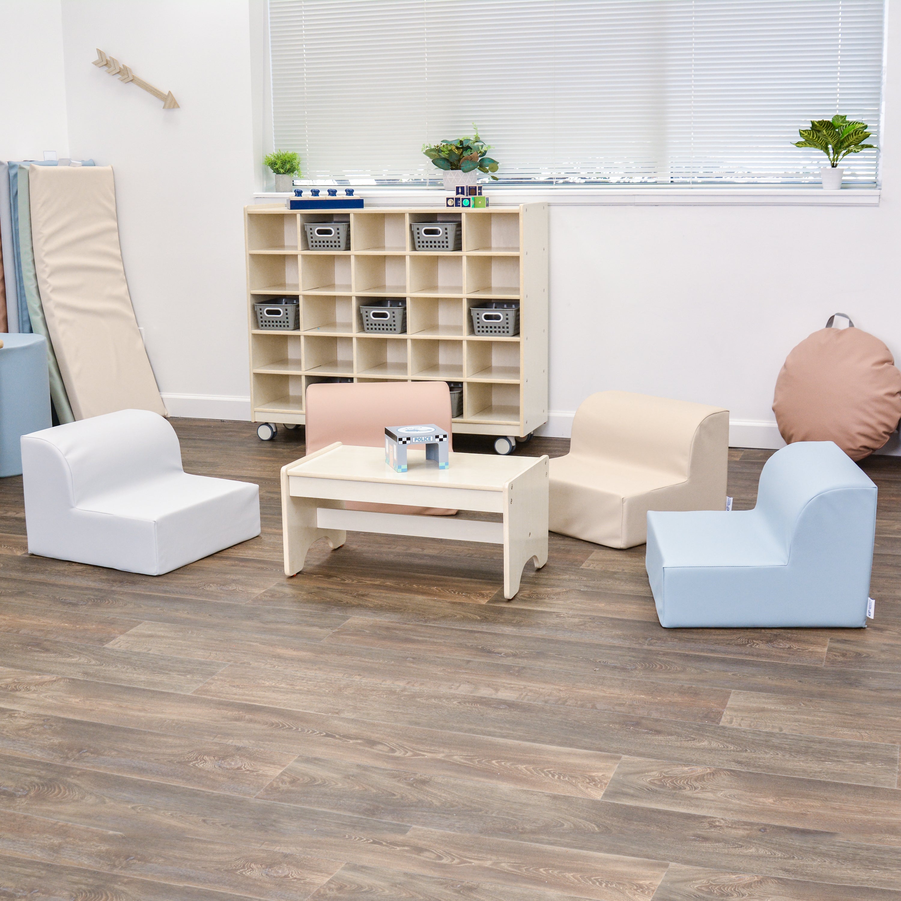Loungers - Set of 4 - Elements