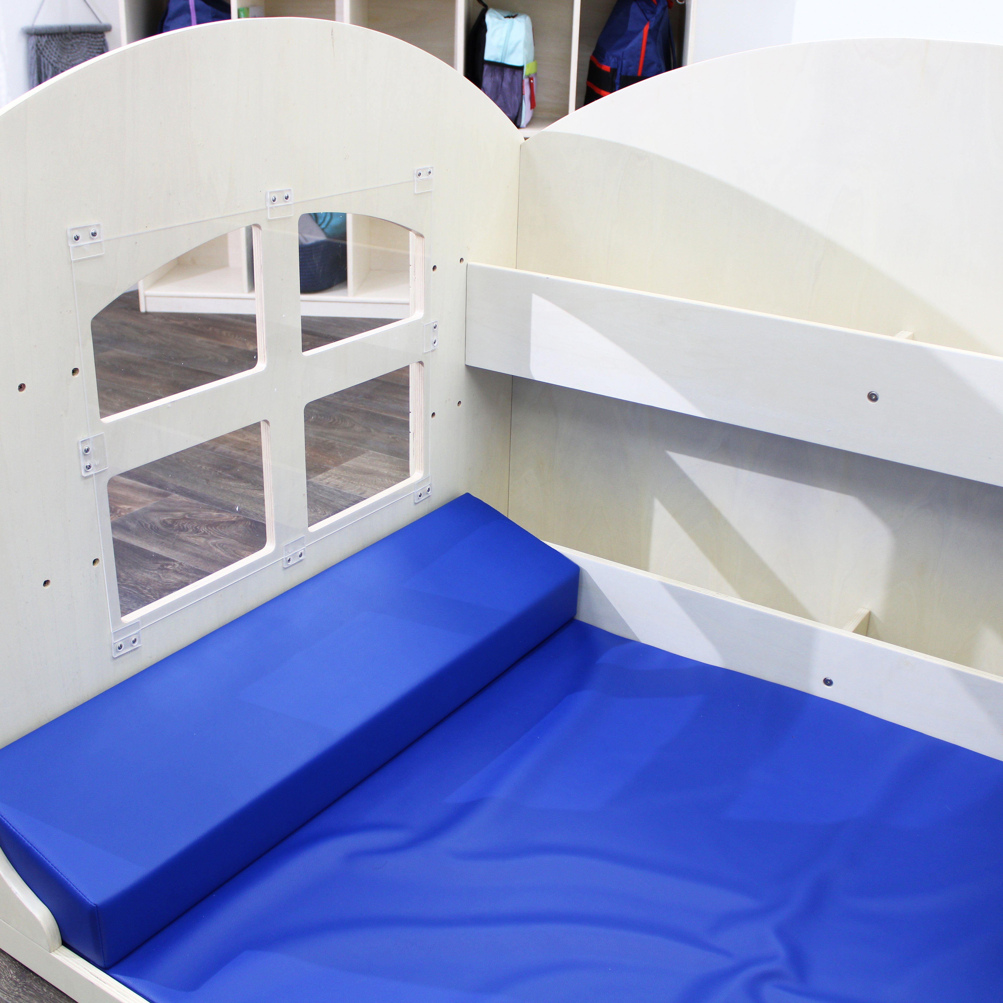Reading Nook with Book Shelves - RTA