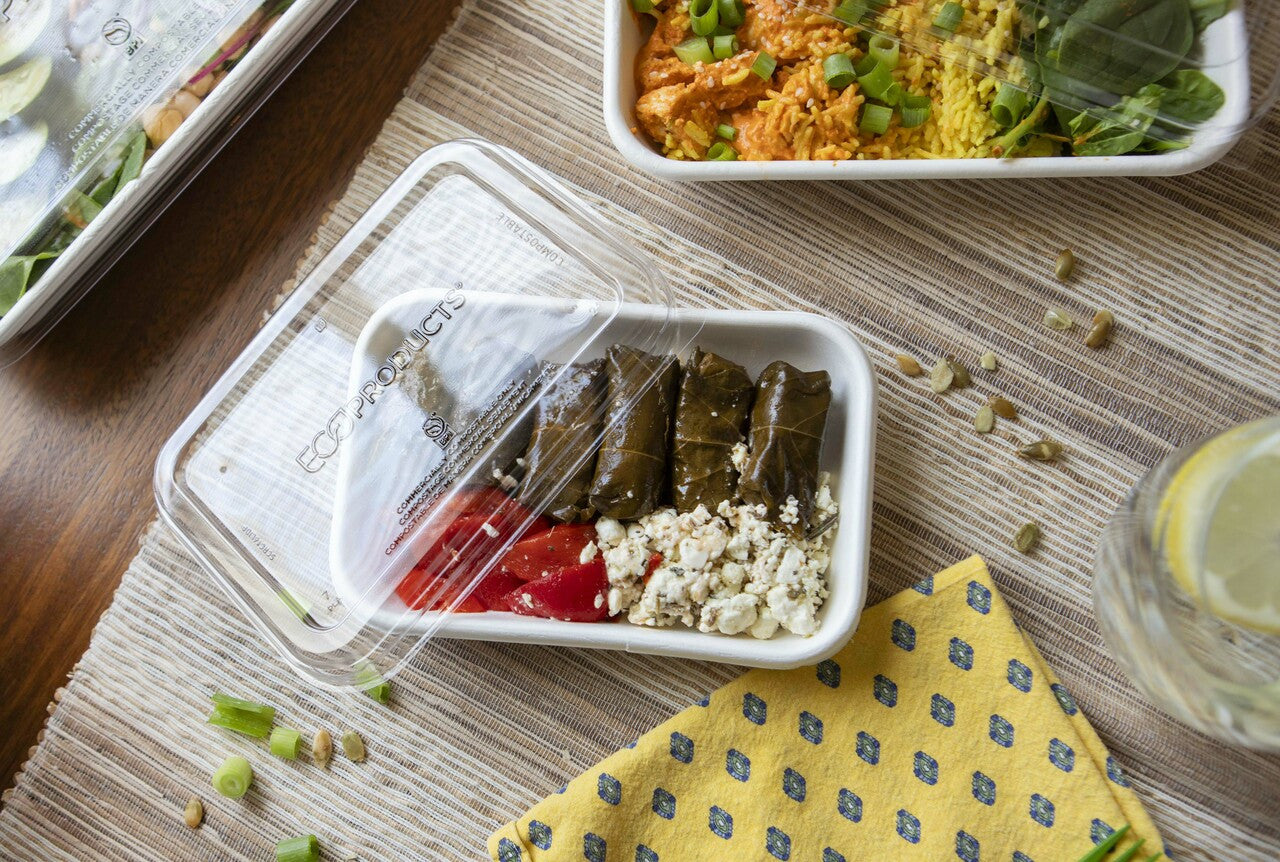WorldView™ Renewable & Compostable Lid, Low Profile Vented, Fits 12 and 16oz. Rectangle Molded Fiber Take-Out Containers - Case of 400