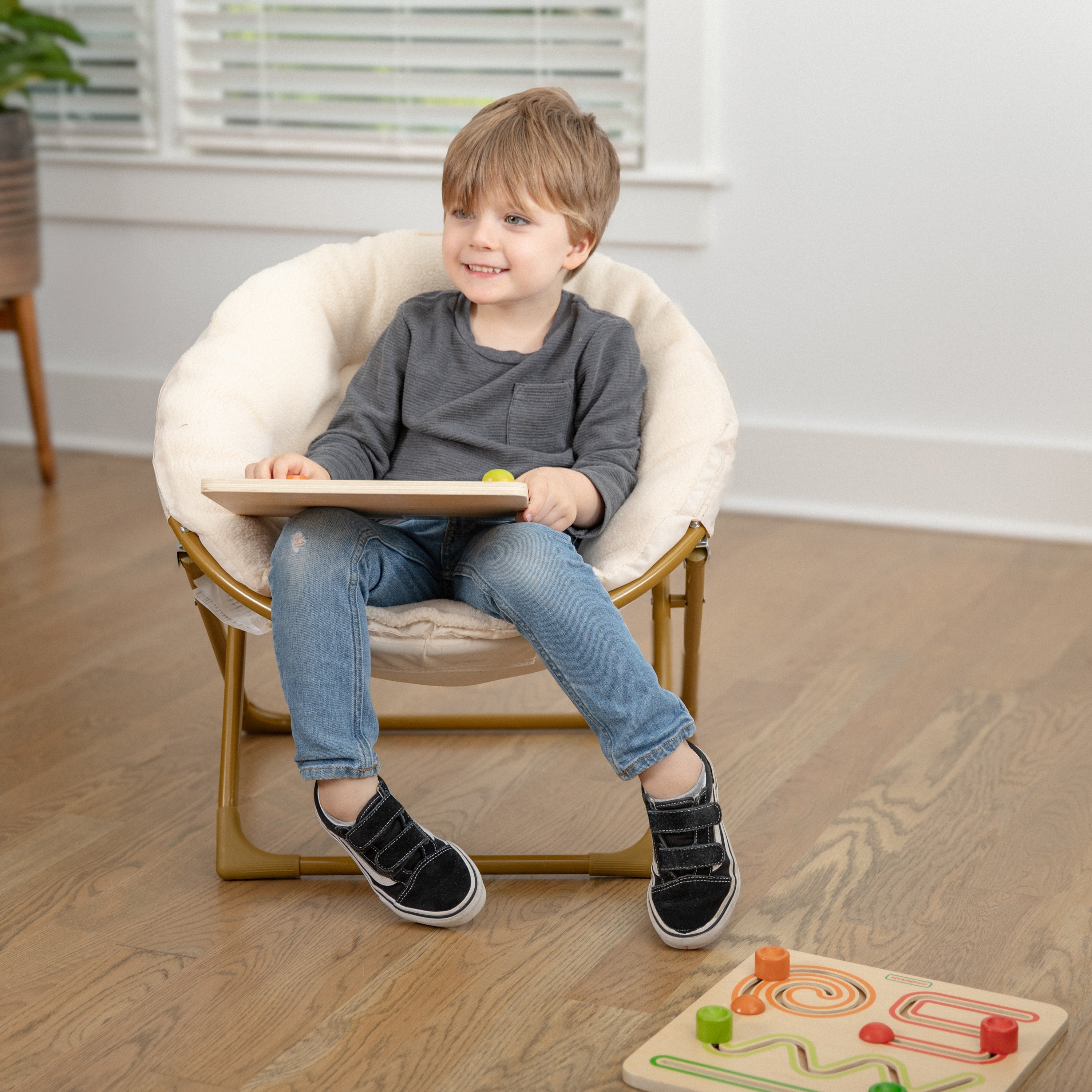 Gwen 23" Kids Cozy Mini Folding Saucer Chair, Sherpa Moon Chair for Toddlers and Bedroom, Ivory/Soft Gold
