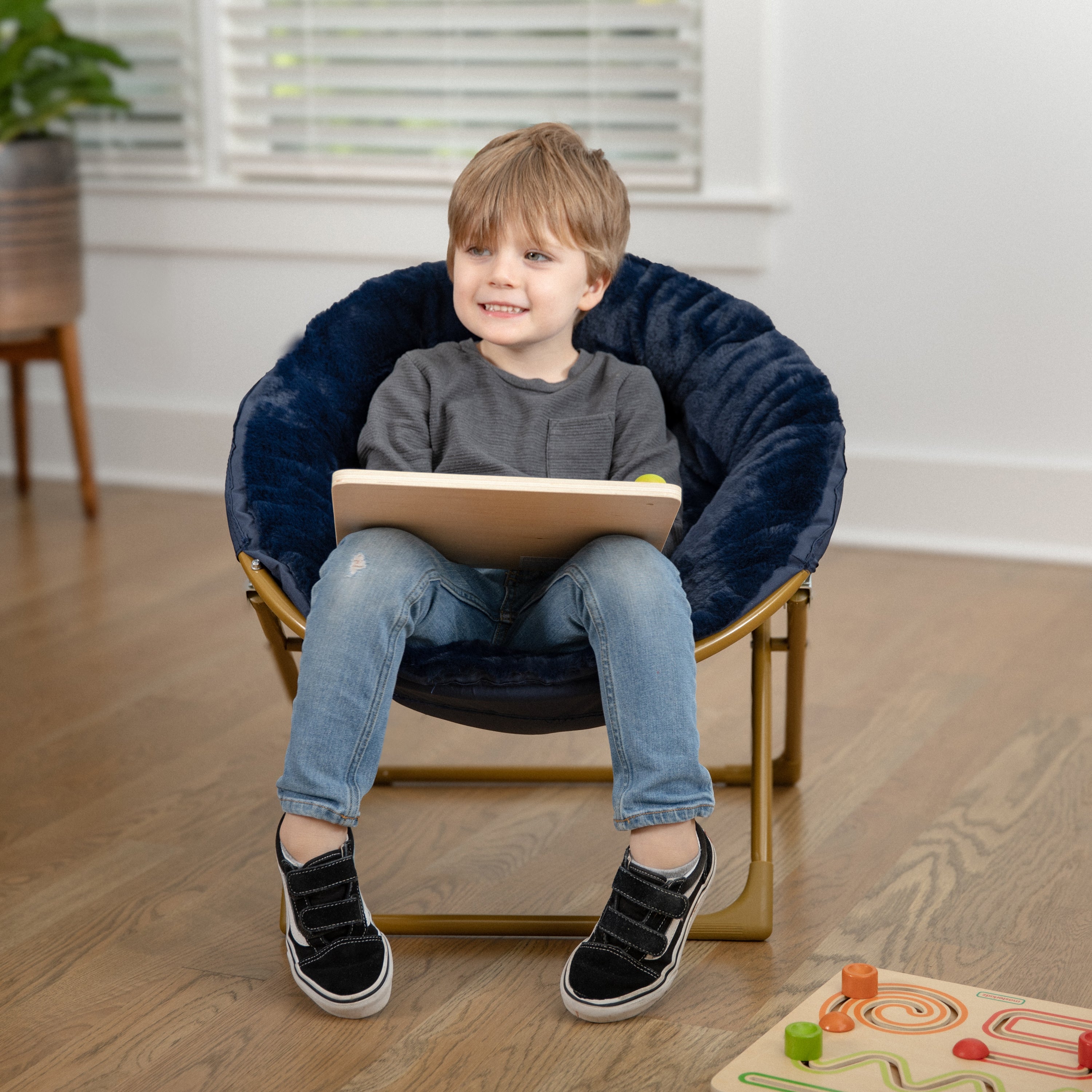 Gwen 23" Kids Cozy Mini Folding Saucer Chair, Faux Fur Moon Chair for Toddlers and Bedroom, Navy/Soft Gold