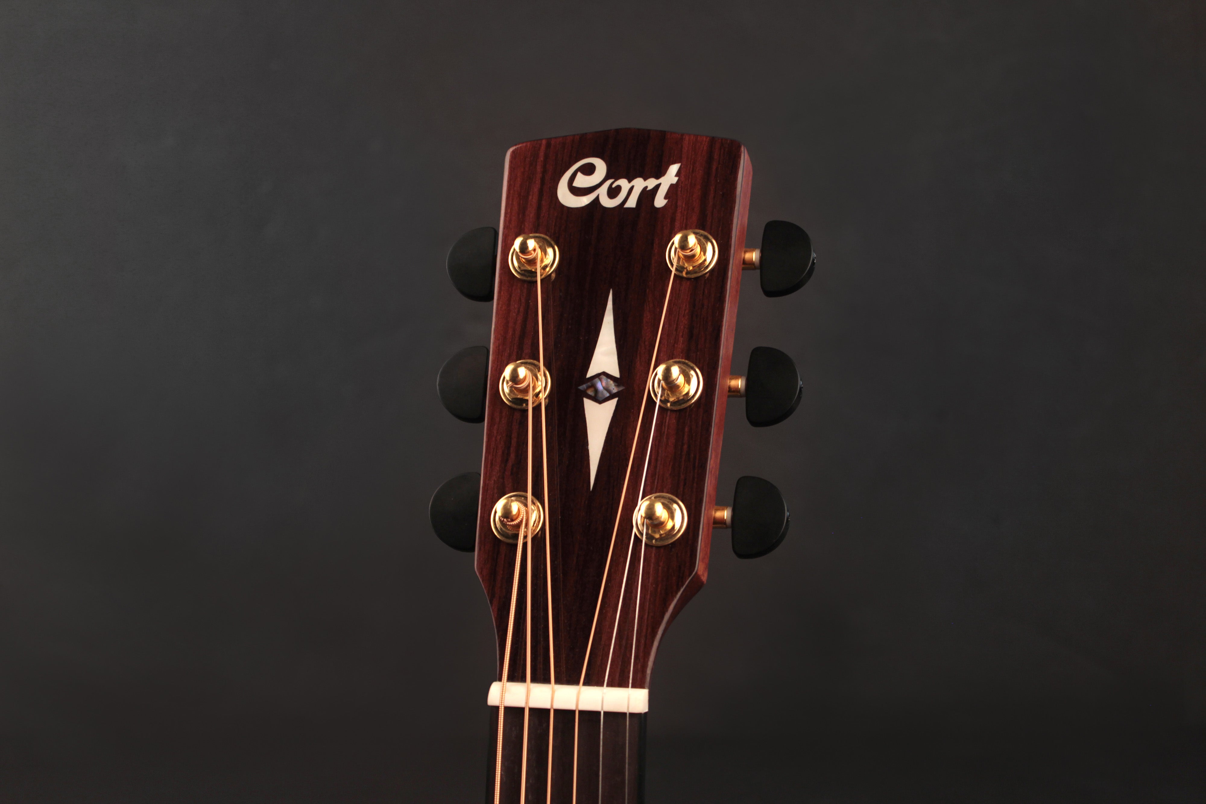 Cort GAPFBEVELNAT Grand Regal Acoustic Cutaway Guitar. Natural Glossy Arm Bevel