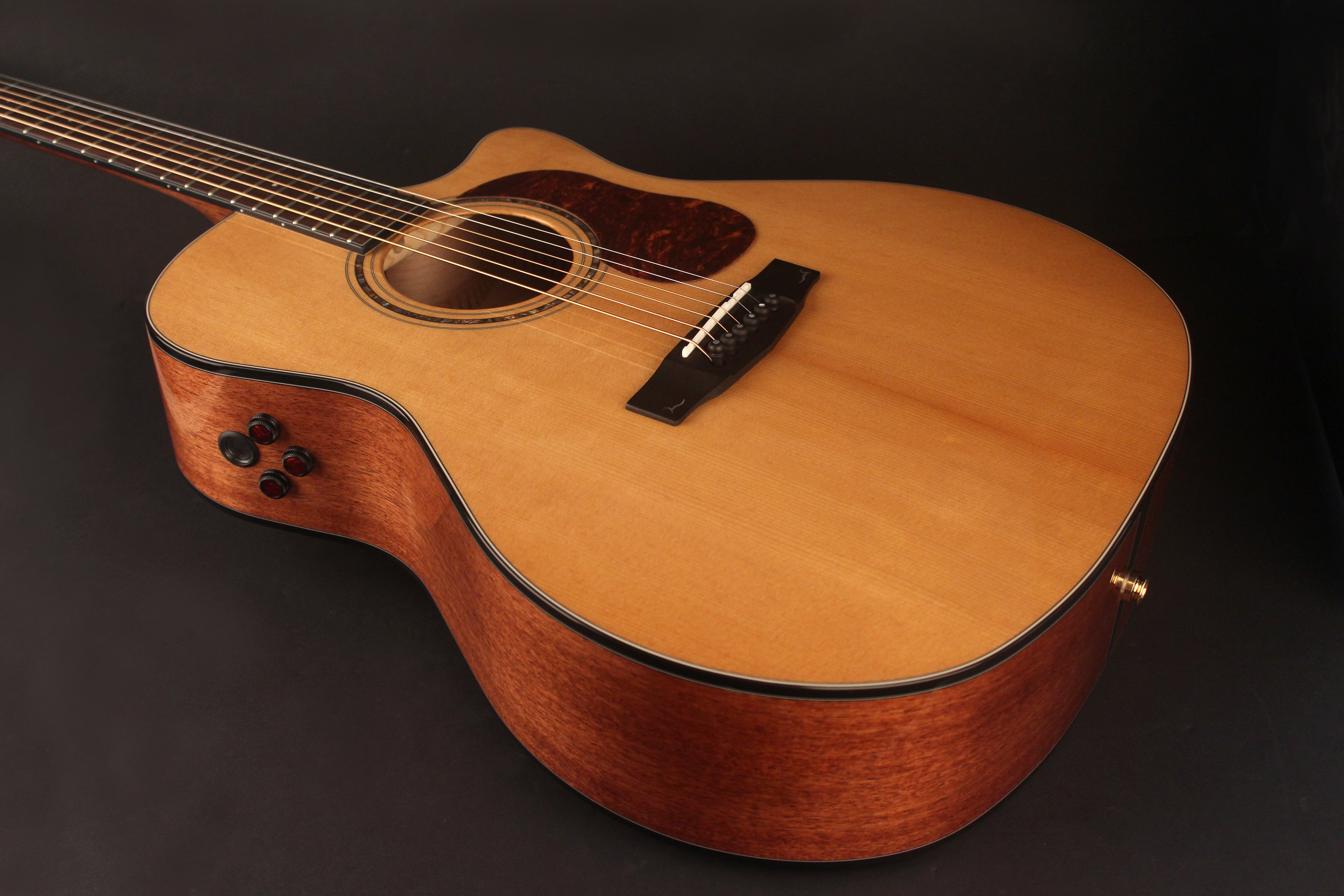Cort GOLDA6 Gold Series A6 Acoustic Electric Grand Auditorium Cutaway Guitar. Natural Glossy