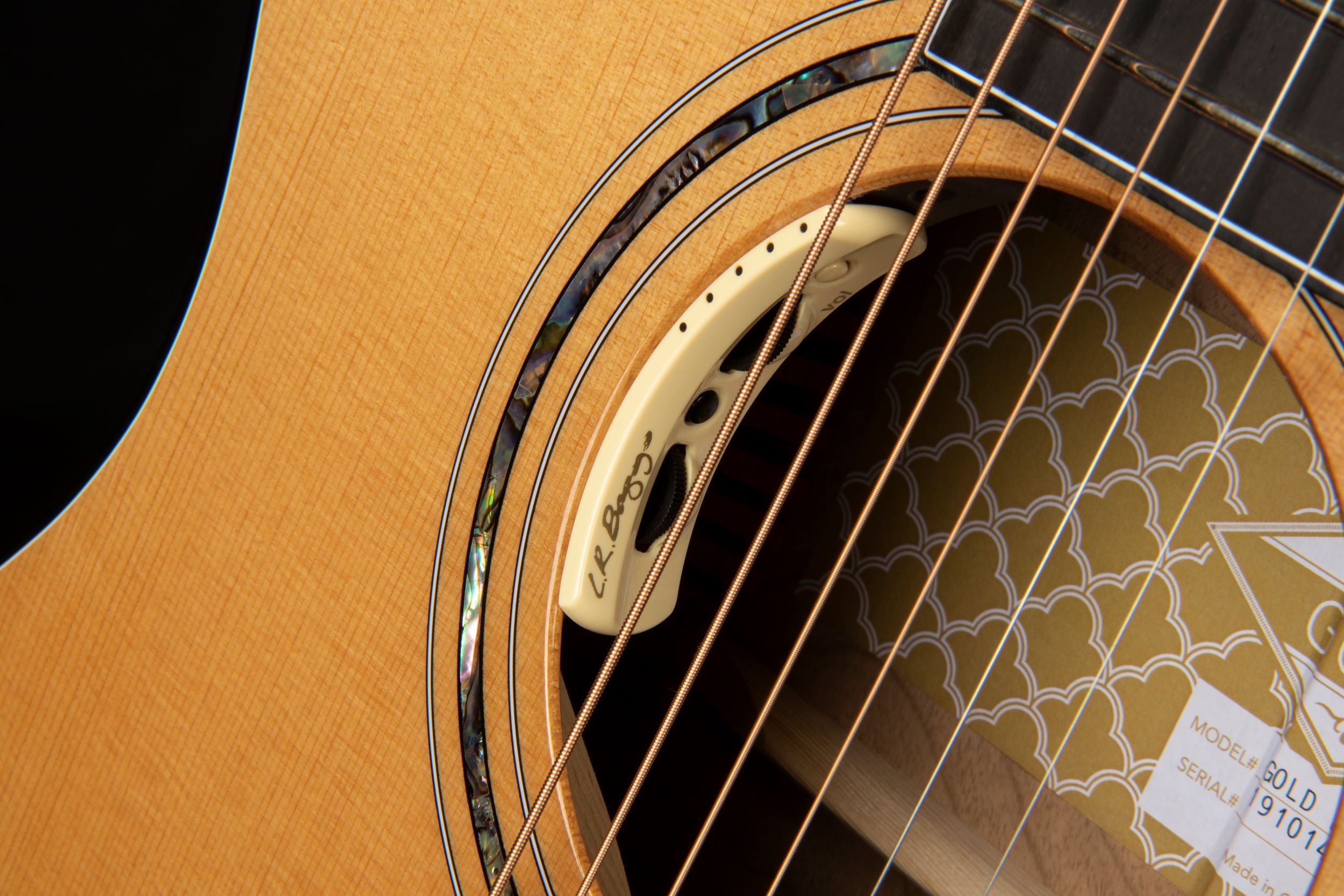Cort GOLDEDGENT Gold Series Acoustic Electric Guitar. Natural Gloss