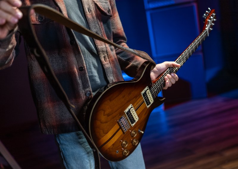 Washburn H10TS Wing Series Hawk Electric Guitar, Tobacco Sunburst