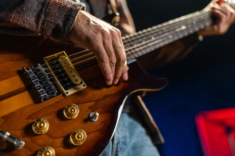 Washburn H10TS Wing Series Hawk Electric Guitar, Tobacco Sunburst