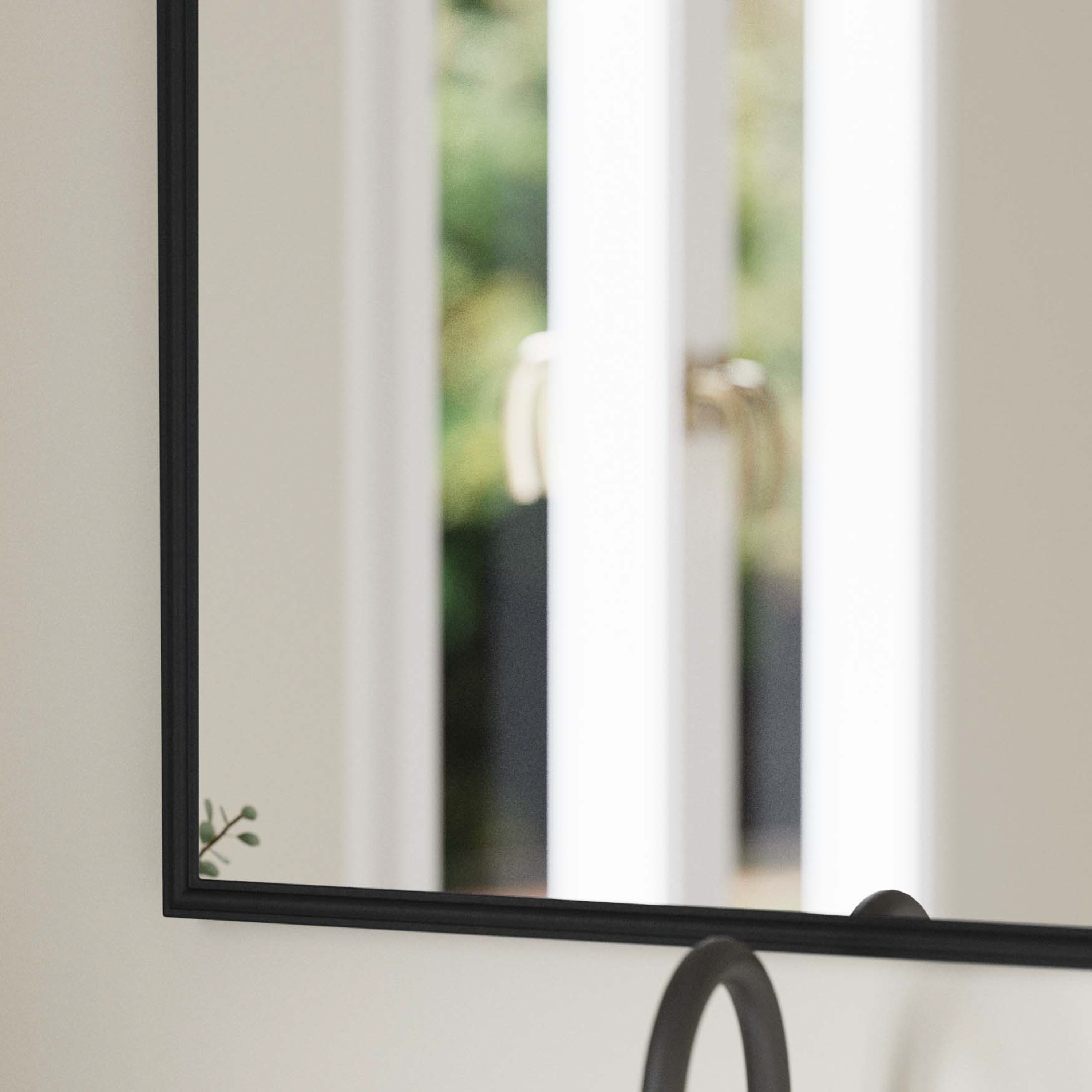 Esme 35" x 24" Traditional Arched Wall Mirror with Baroque Detail - Large Accent Mirror for Bathroom, Entryway, Dining Room, & Living Room in Black