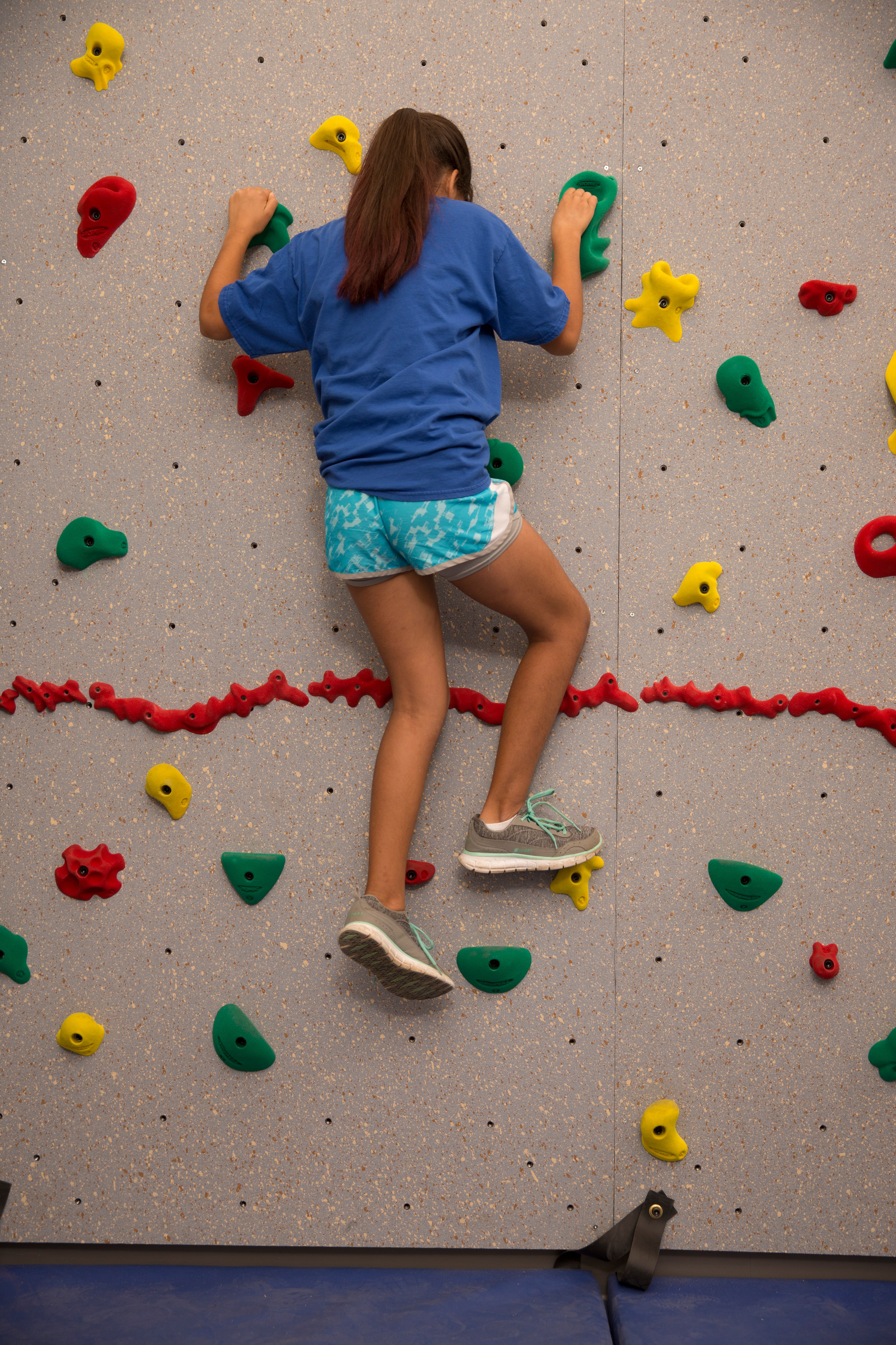 8' H STANDARD TRAVERSE WALLS - 8'H x 40'L - Package with 2"W Mats