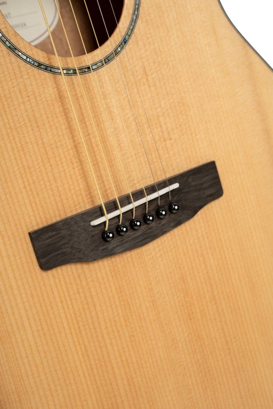 Cort L60NAT Luce Series L60 Orchestra Acoustic Guitar, Natural Gloss