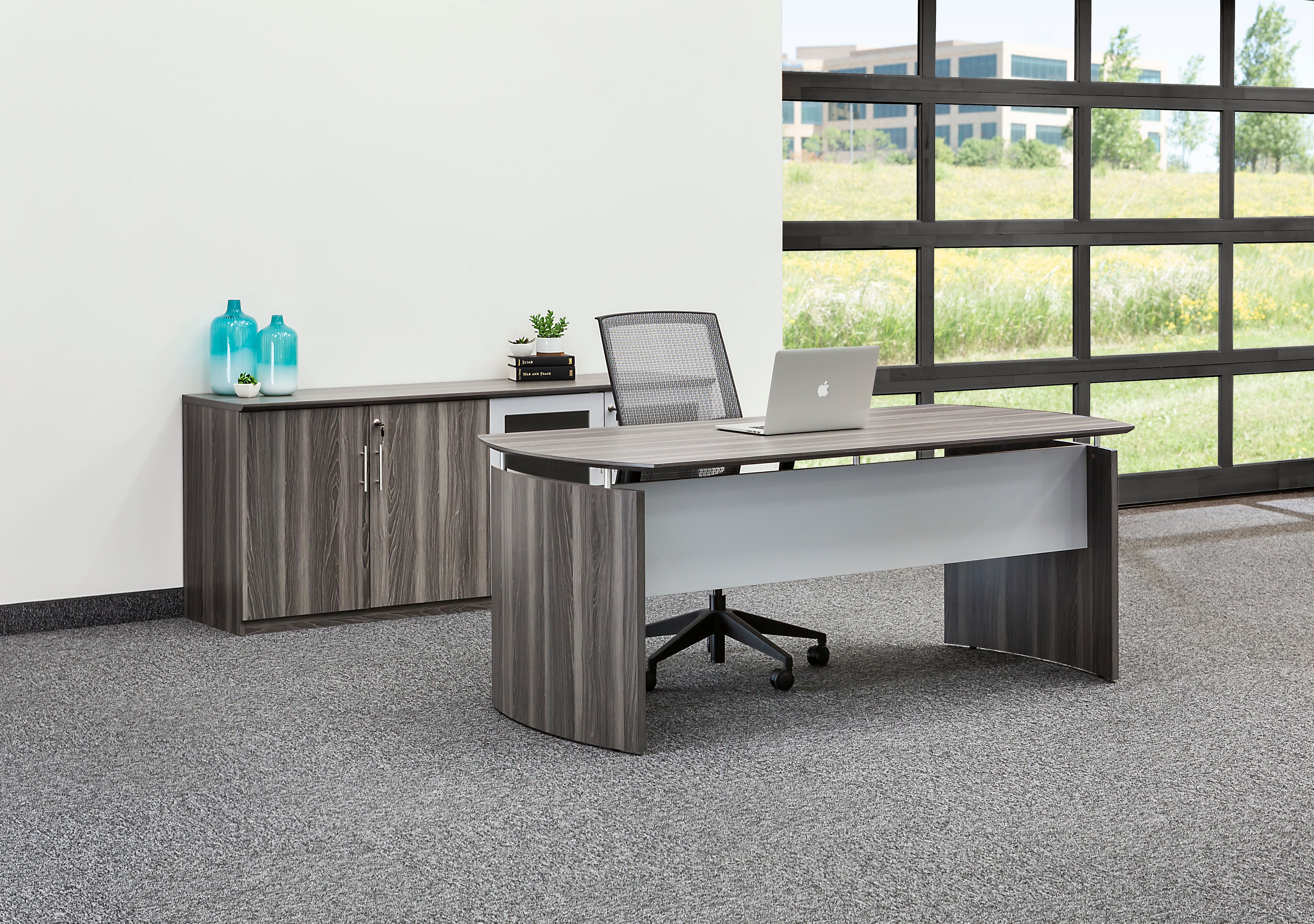 Medina Desk 72Wx36Dx29.5H Lgs