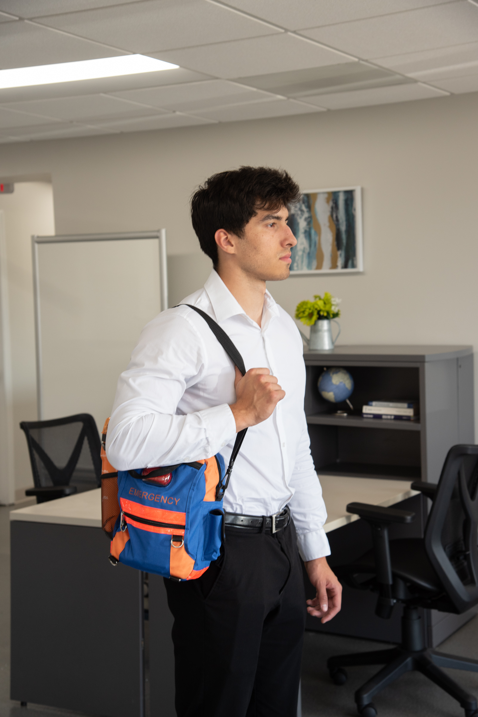 Securevac High-Visibility Shoulder/Sling Bag Personal 3-Day Disaster Emergency Kit