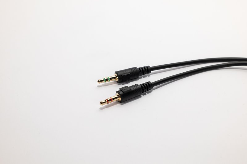 CAD MH350 Closed-Back Streaming USB Headset With Microphone In Black