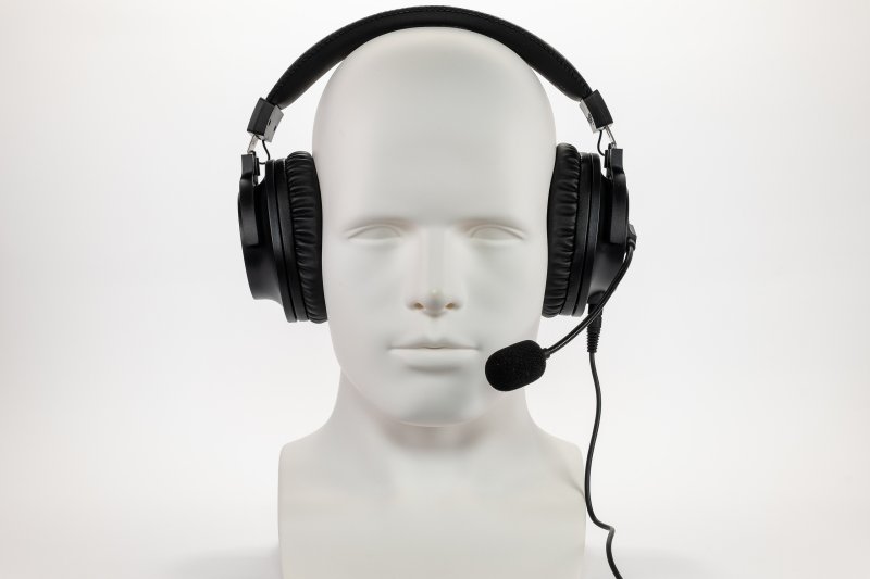 CAD MH350 Closed-Back Streaming USB Headset With Microphone In Black