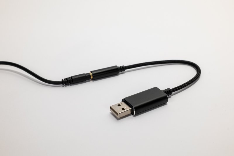 CAD MH350 Closed-Back Streaming USB Headset With Microphone In Black